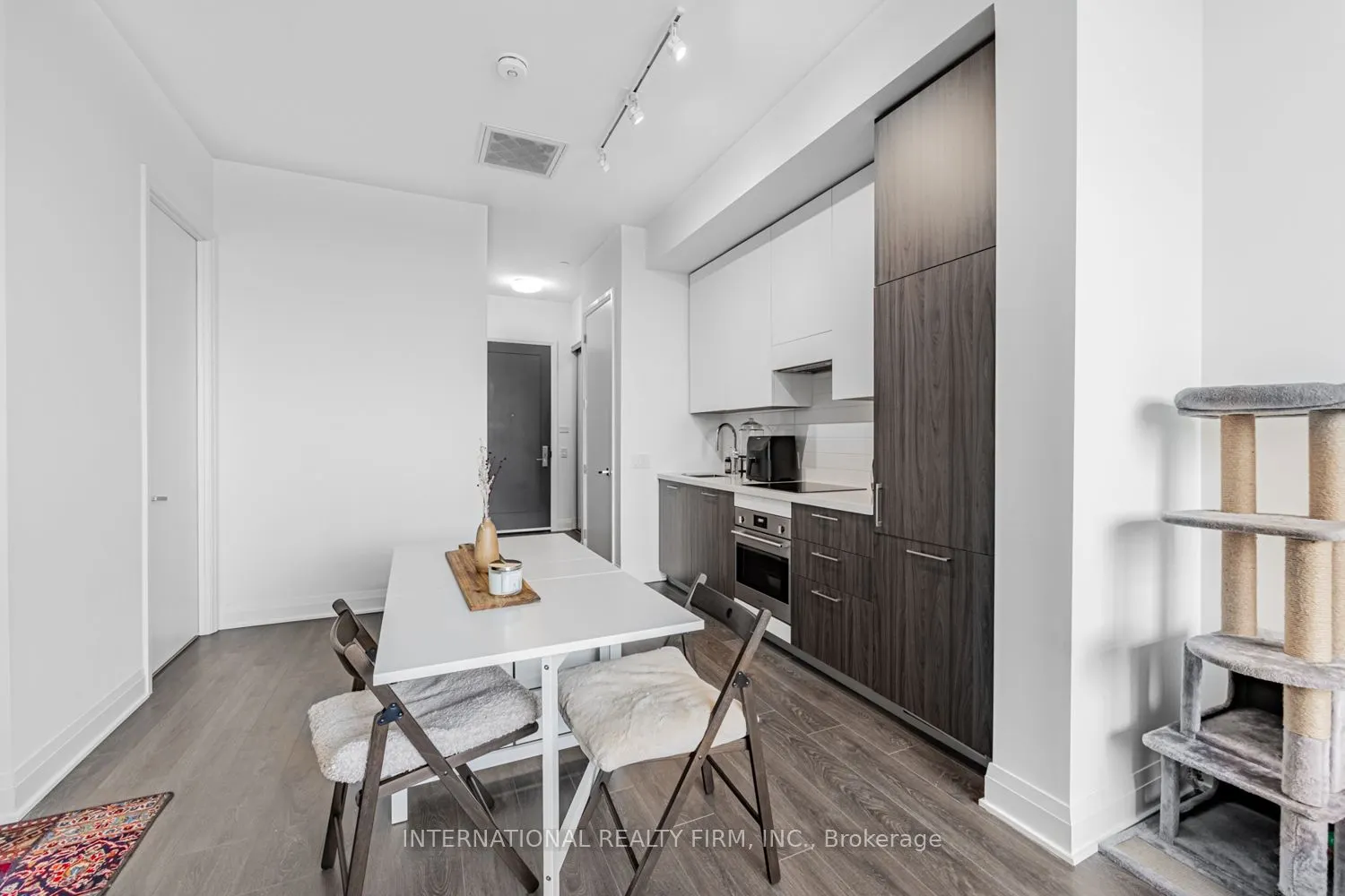 33 Frederick Todd Way W, #207