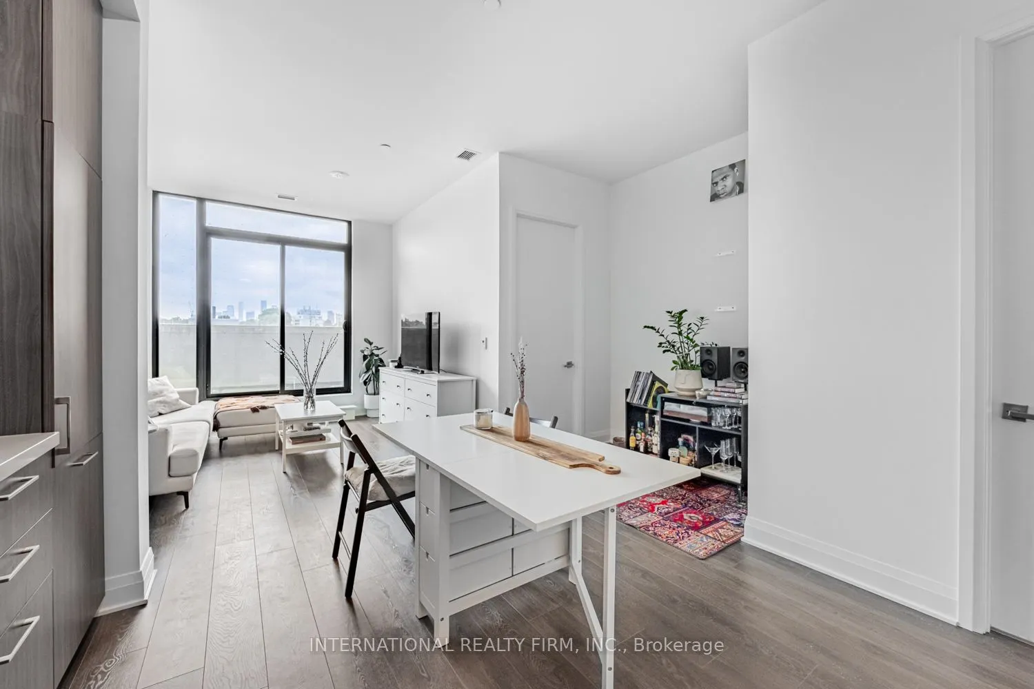 33 Frederick Todd Way W, #207