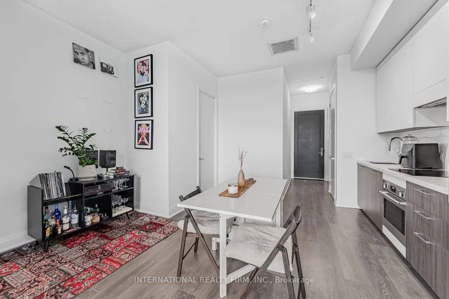 33 Frederick Todd Way W, #207