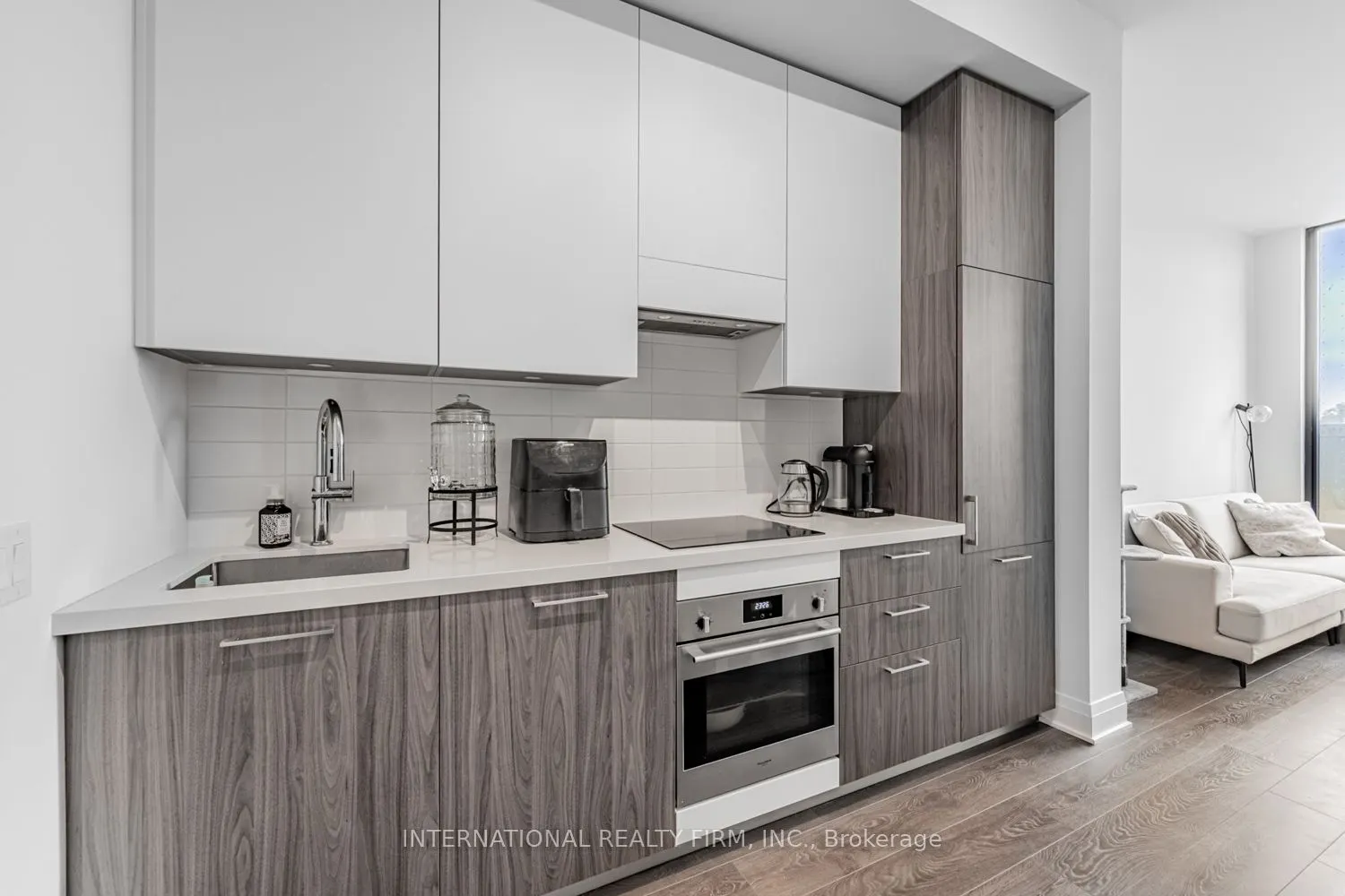 33 Frederick Todd Way W, #207