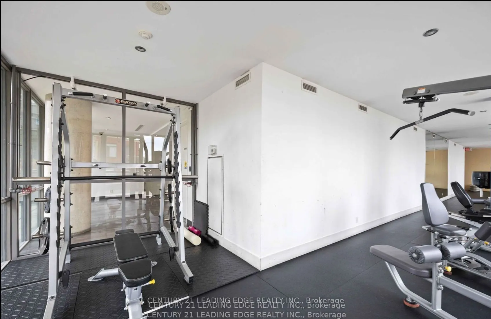 33 Mill Street, #807