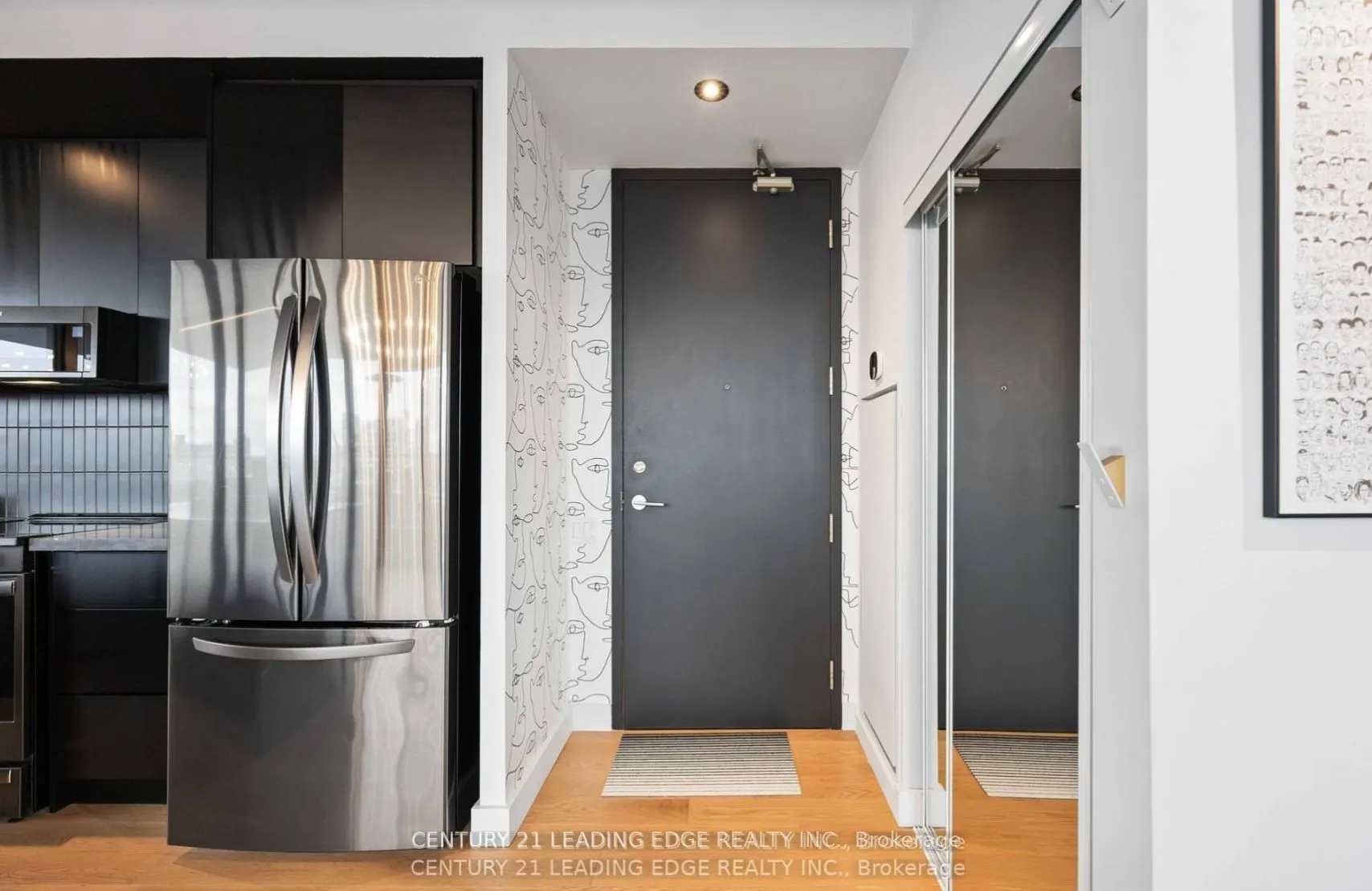 33 Mill Street, #807