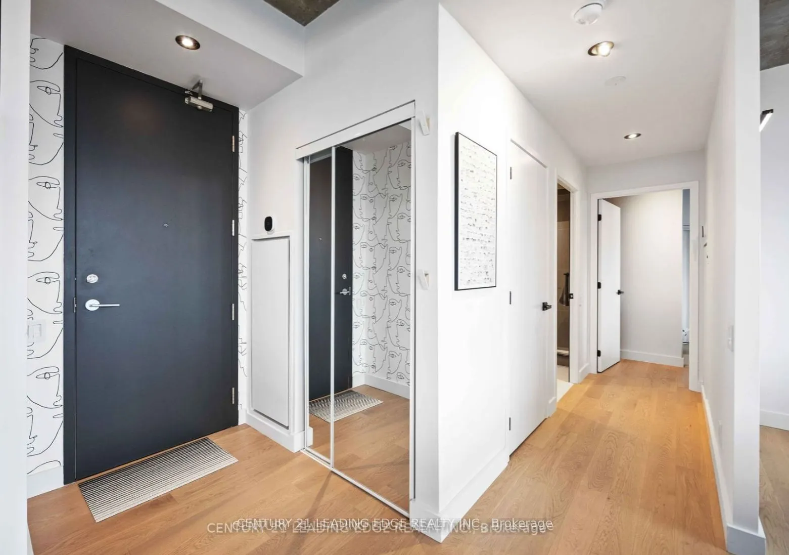 33 Mill Street, #807