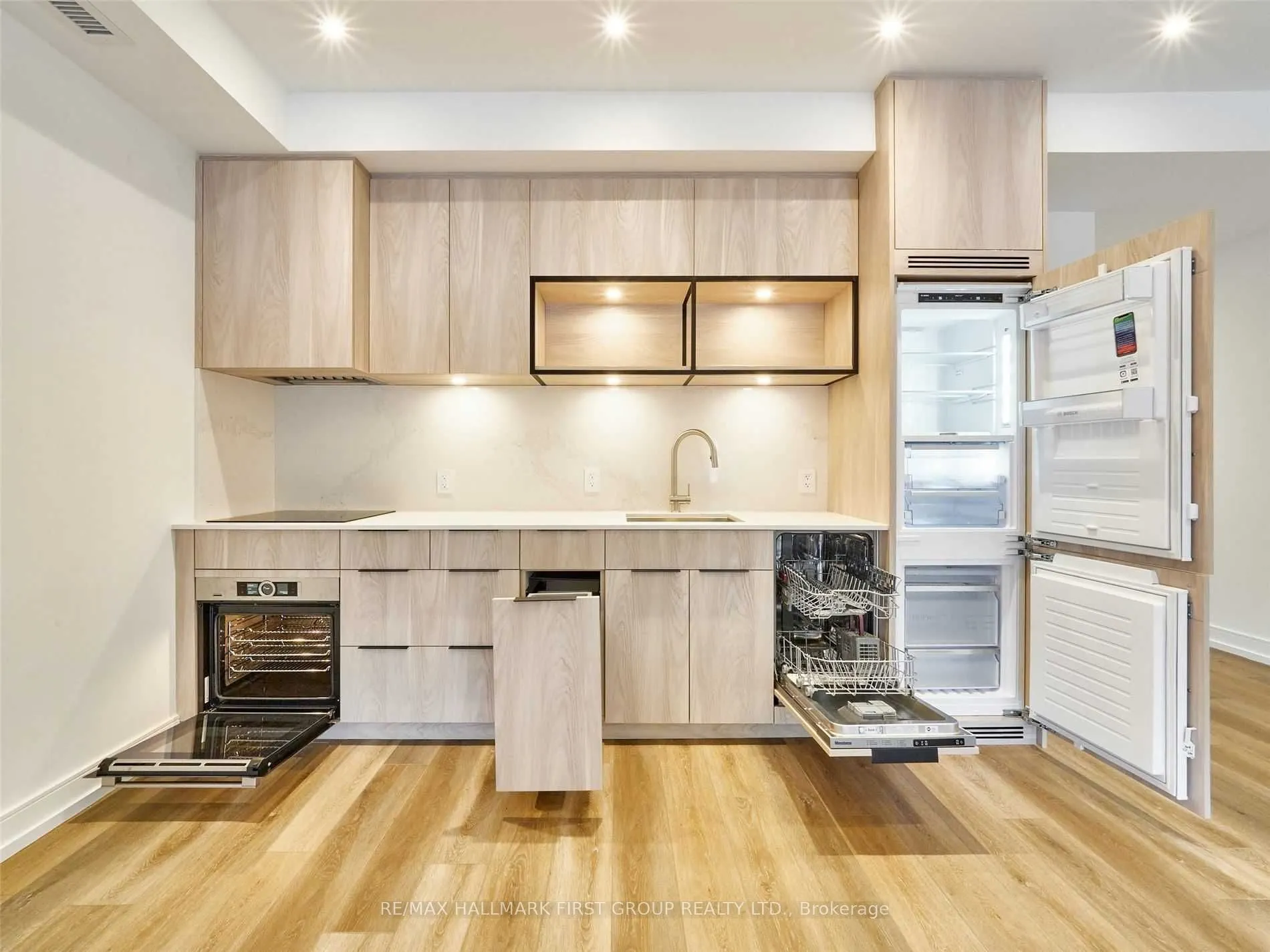 2602 Yonge Street, #Upper