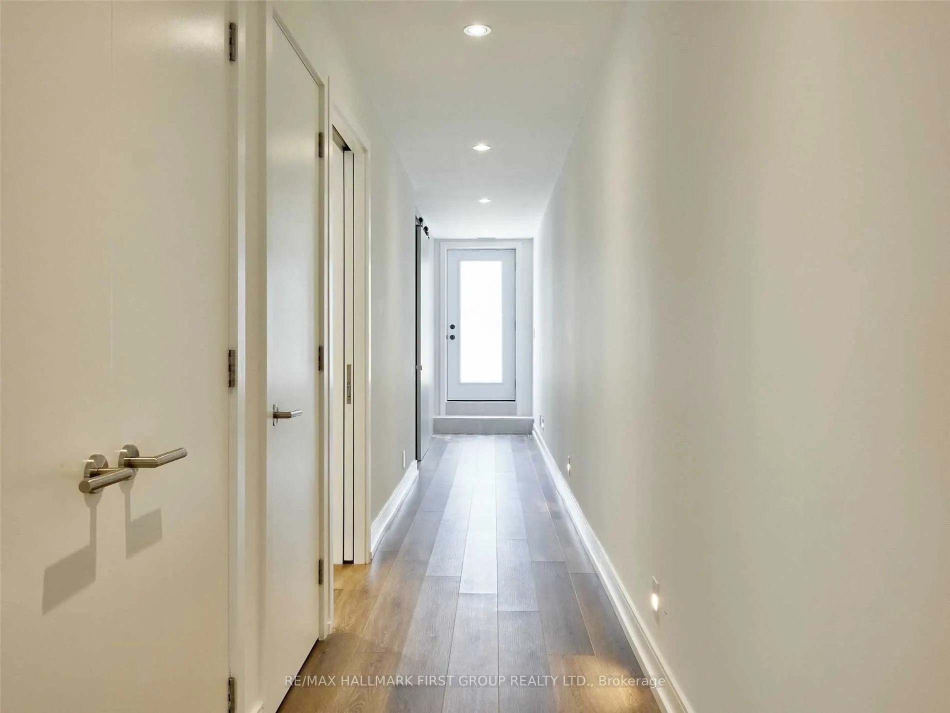 2602 Yonge Street, #Upper