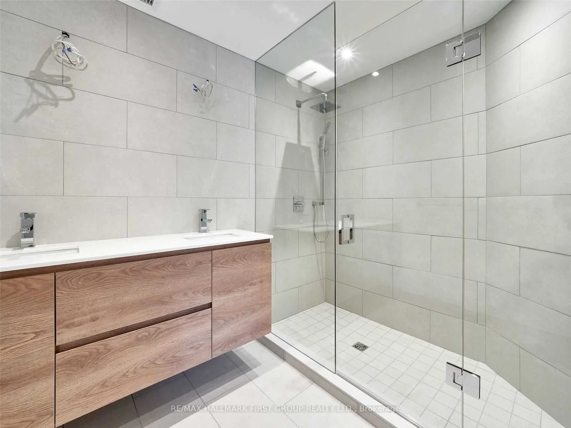 2602 Yonge Street, #Upper