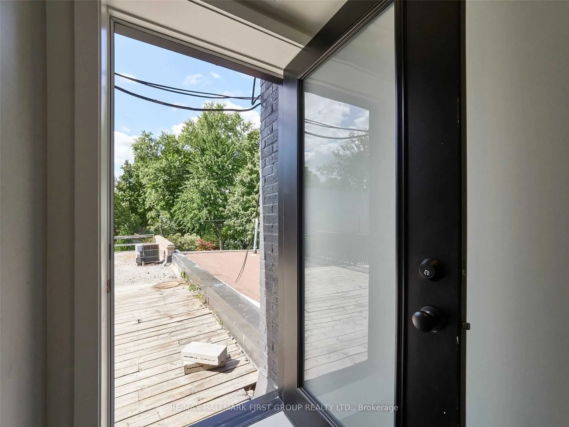 2602 Yonge Street, #Upper