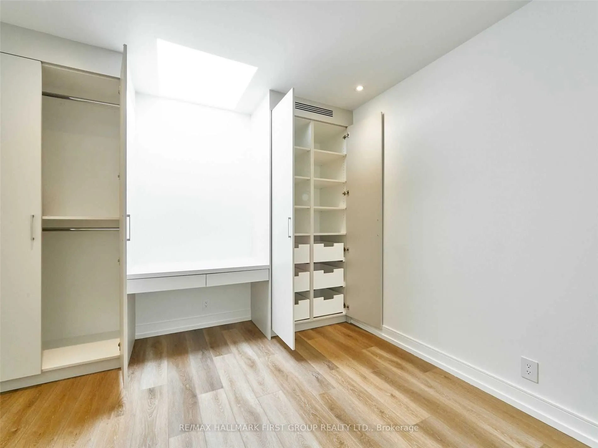 2602 Yonge Street, #Upper