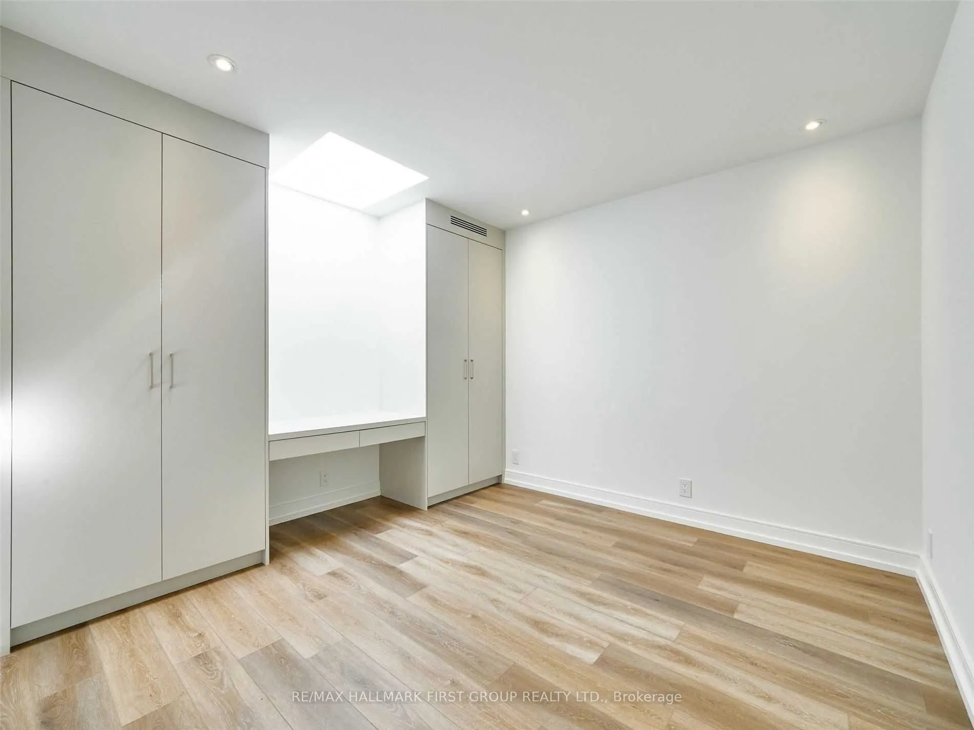 2602 Yonge Street, #Upper