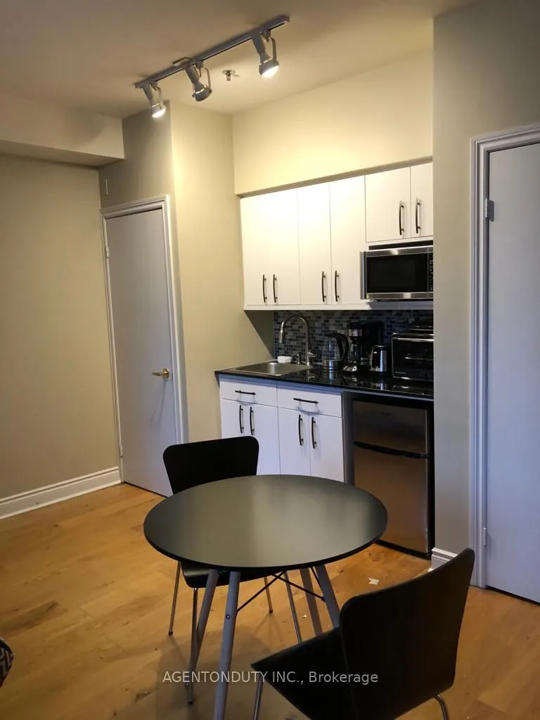 73 Richmond Street W, #407