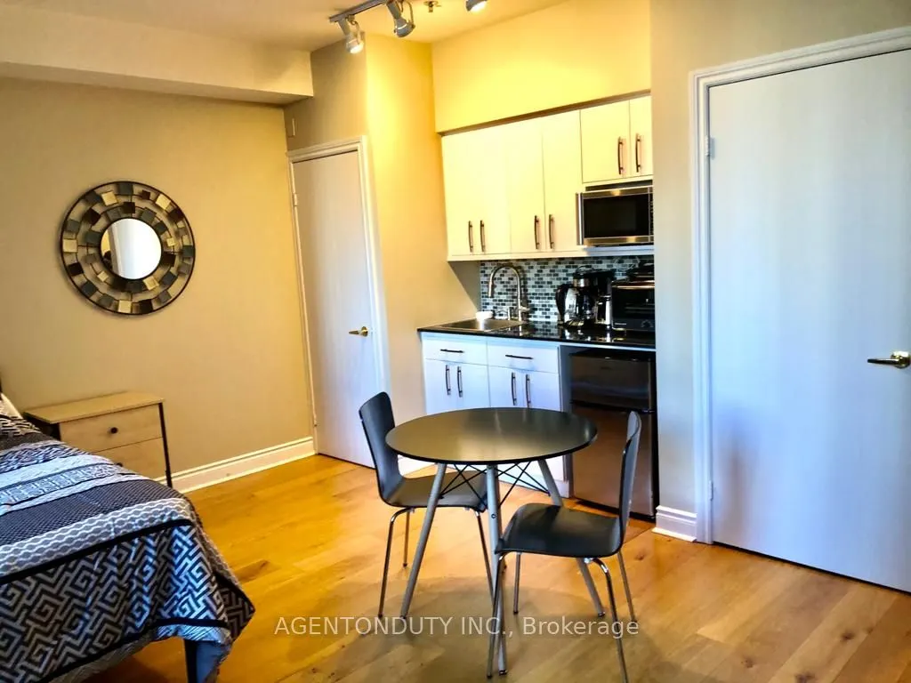 73 Richmond Street W, #407