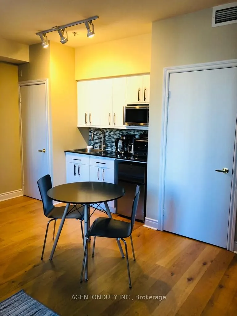 73 Richmond Street W, #407