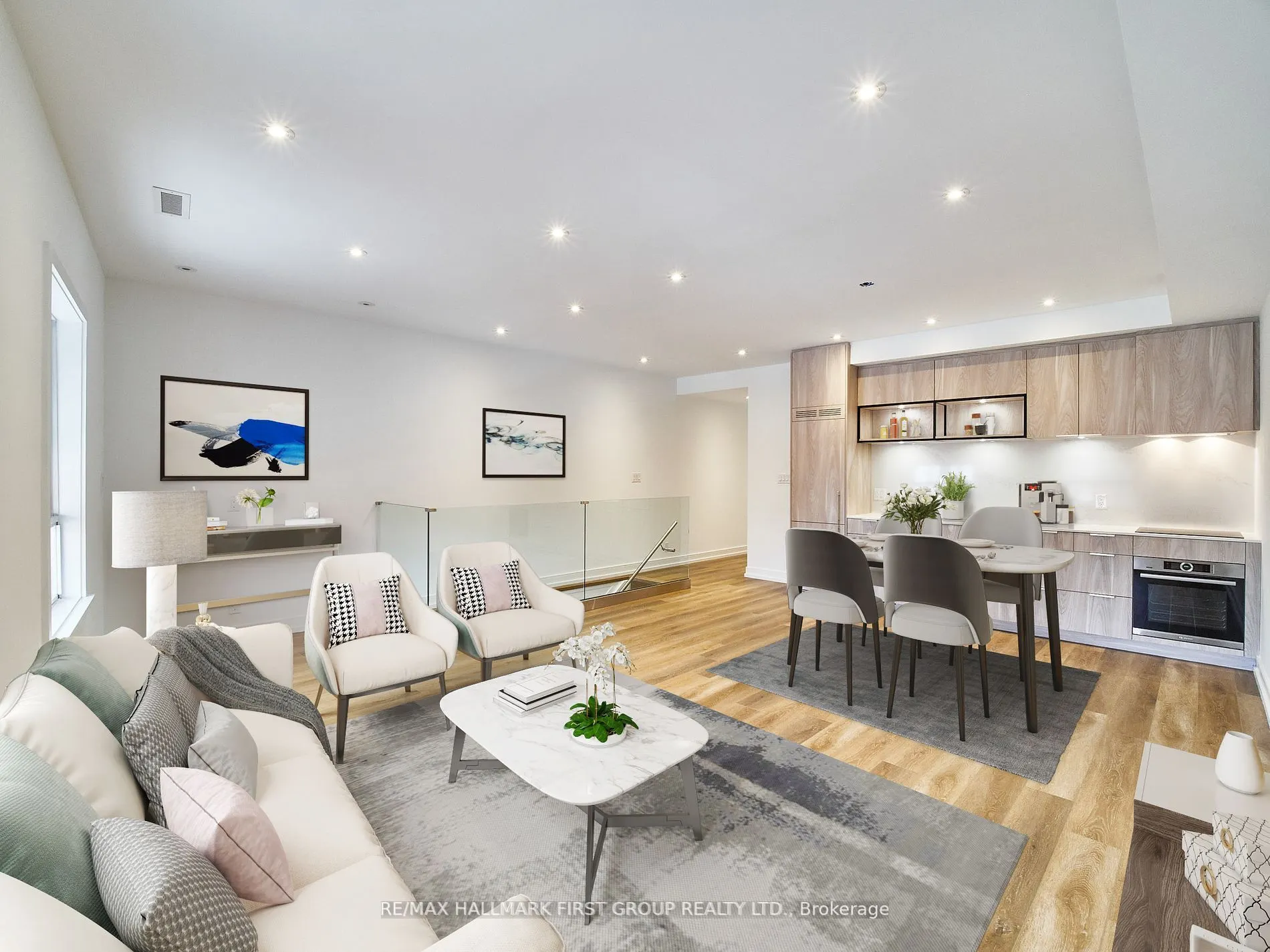 2598 Yonge Street, #Upper