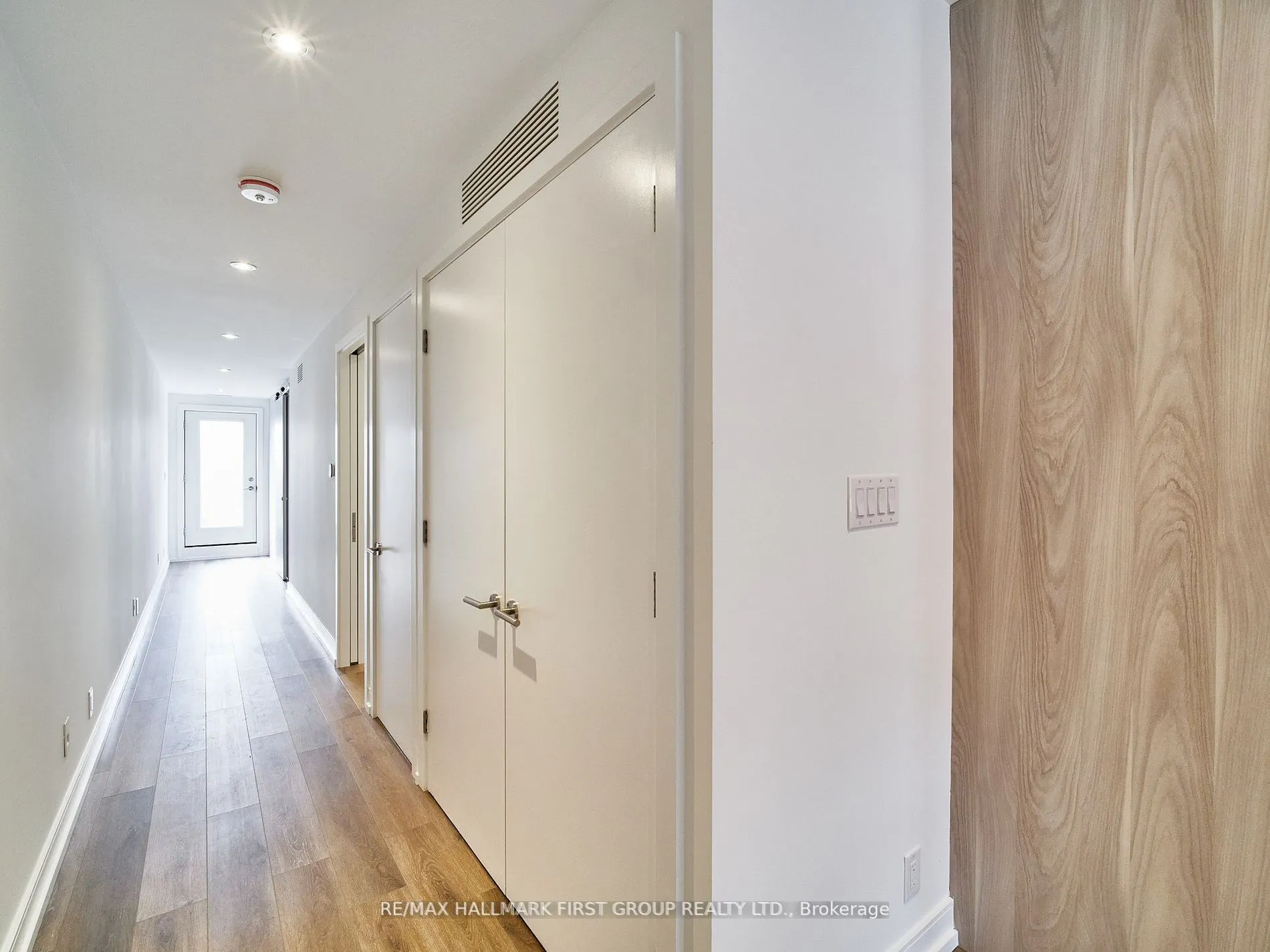 2598 Yonge Street, #Upper