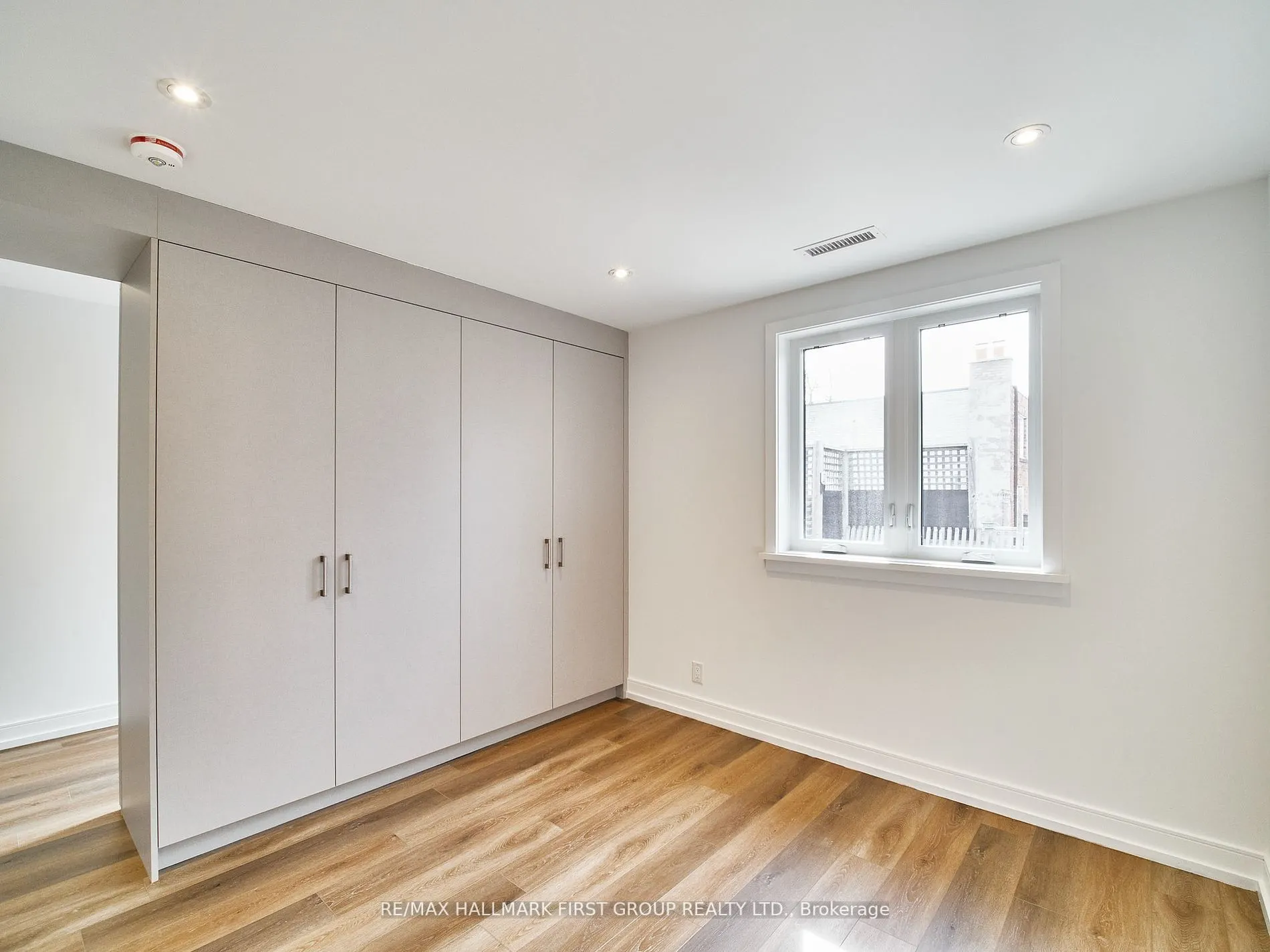 2598 Yonge Street, #Upper