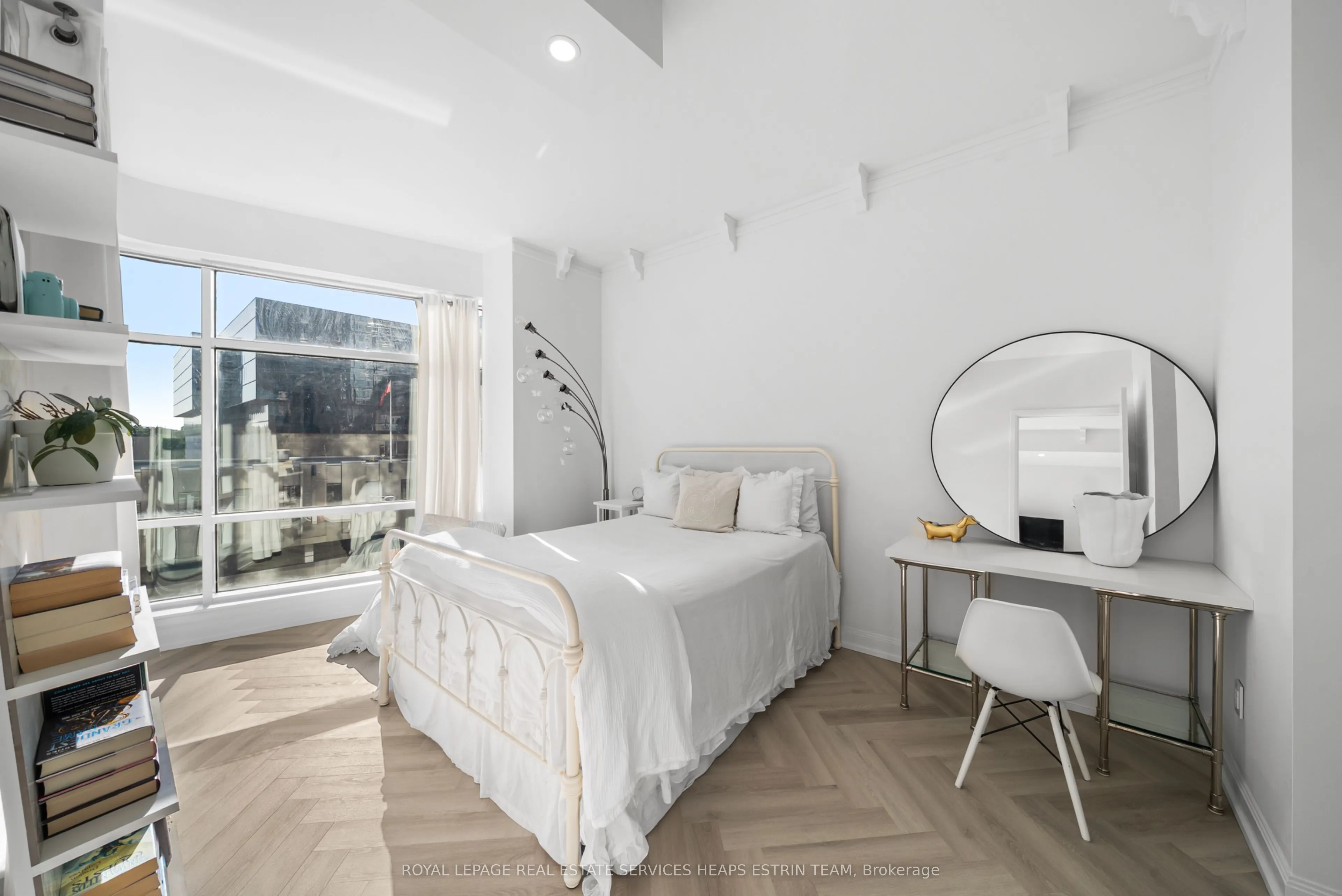 2181 Yonge Street, #409