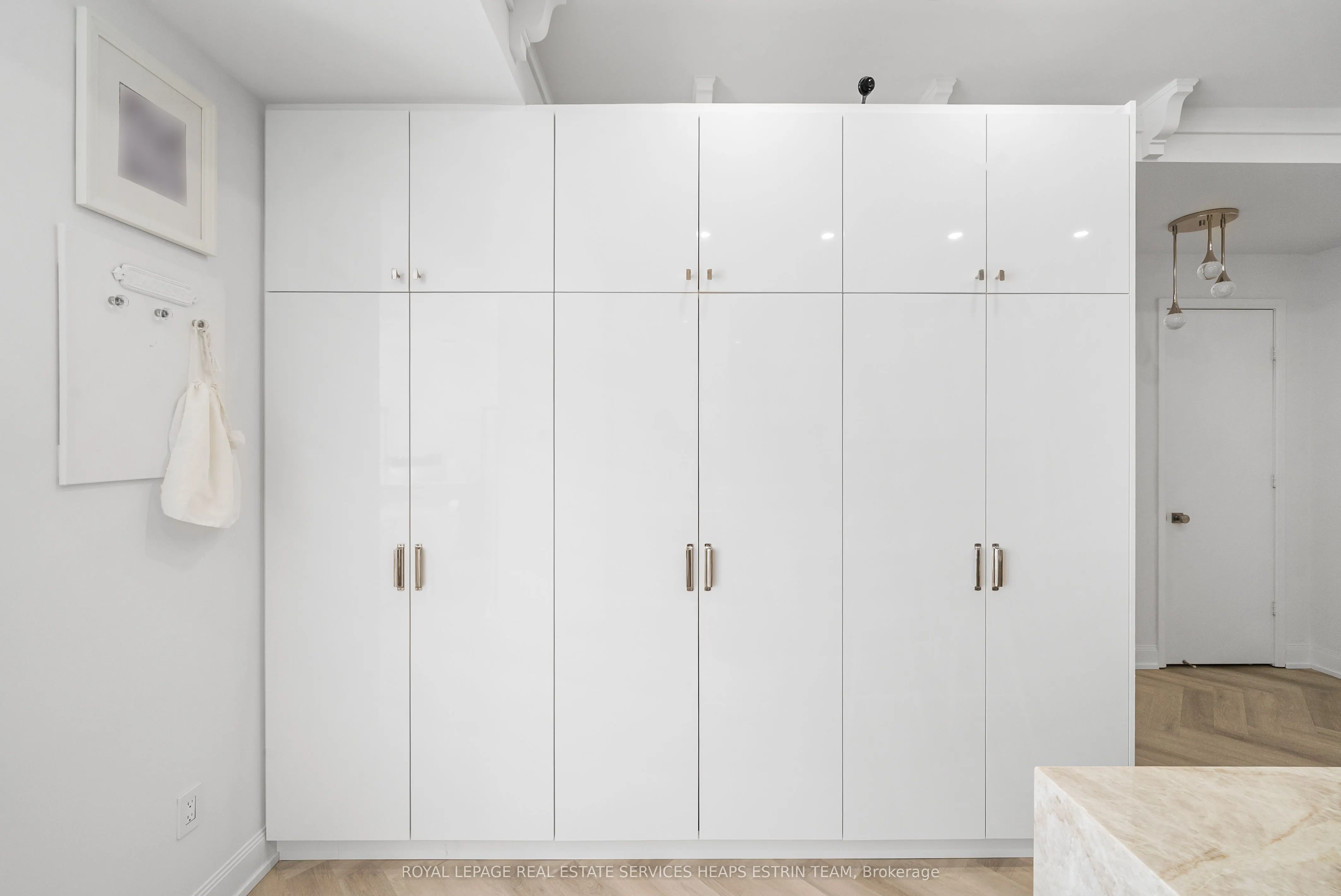 2181 Yonge Street, #409