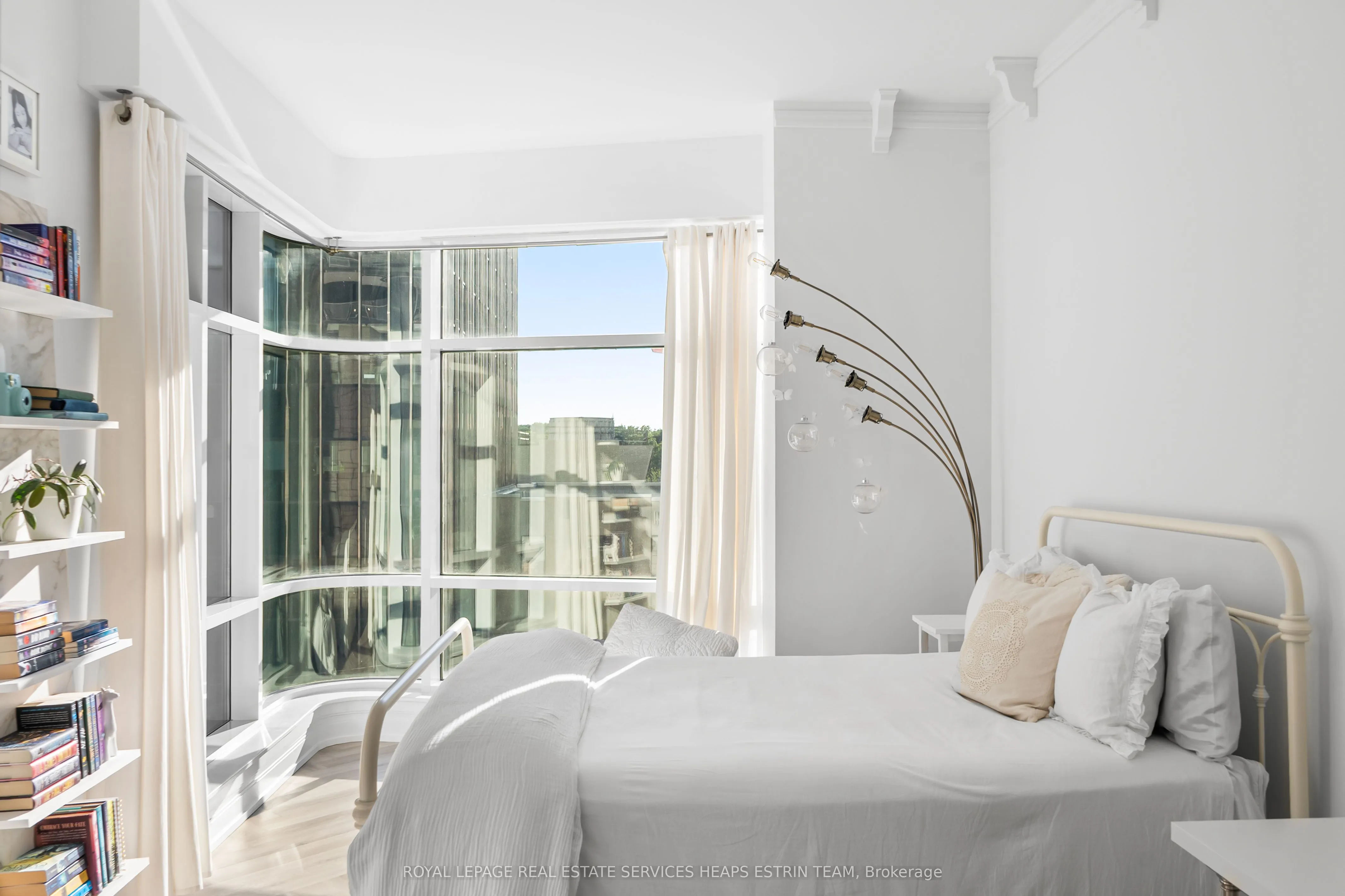 2181 Yonge Street, #409