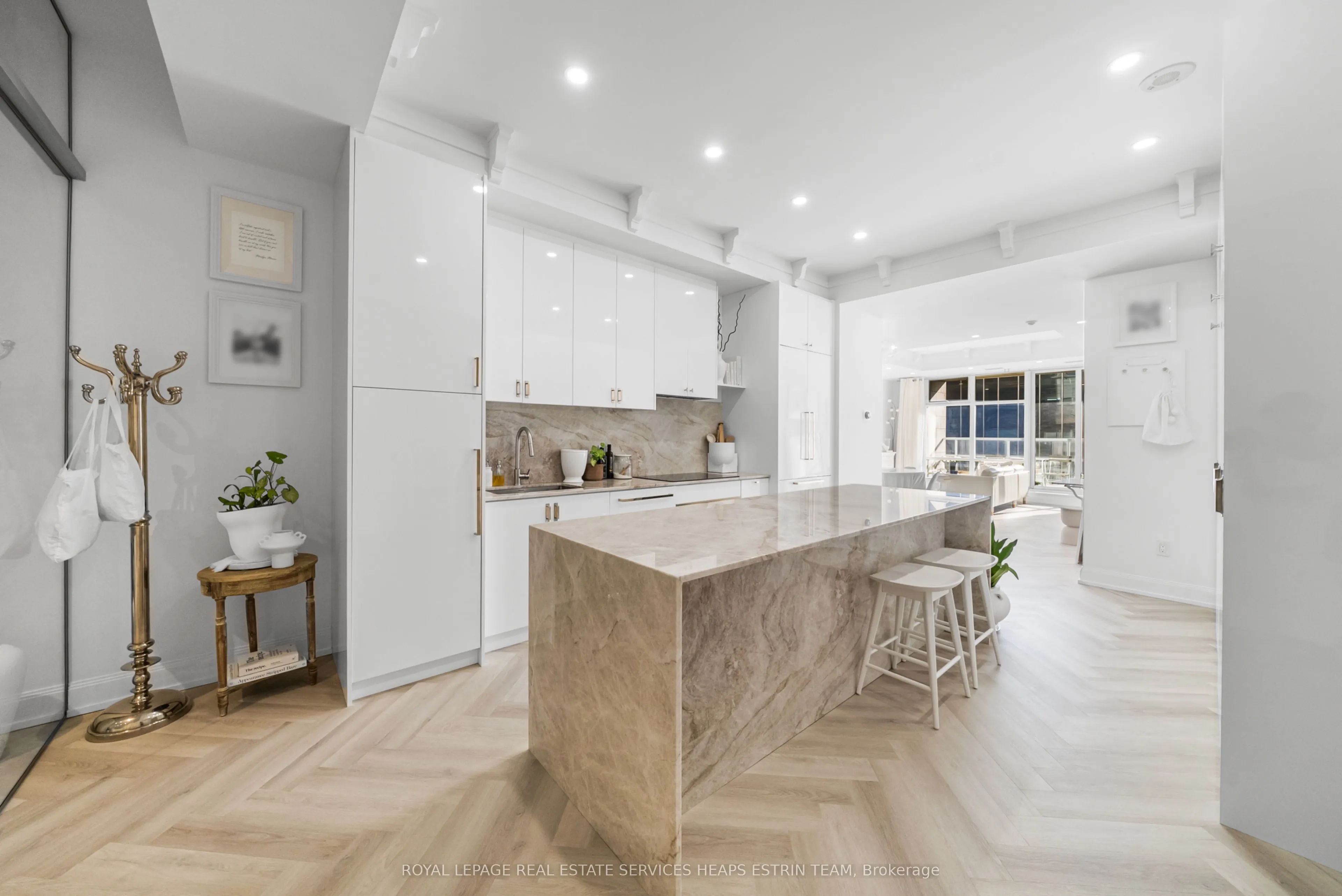 2181 Yonge Street, #409