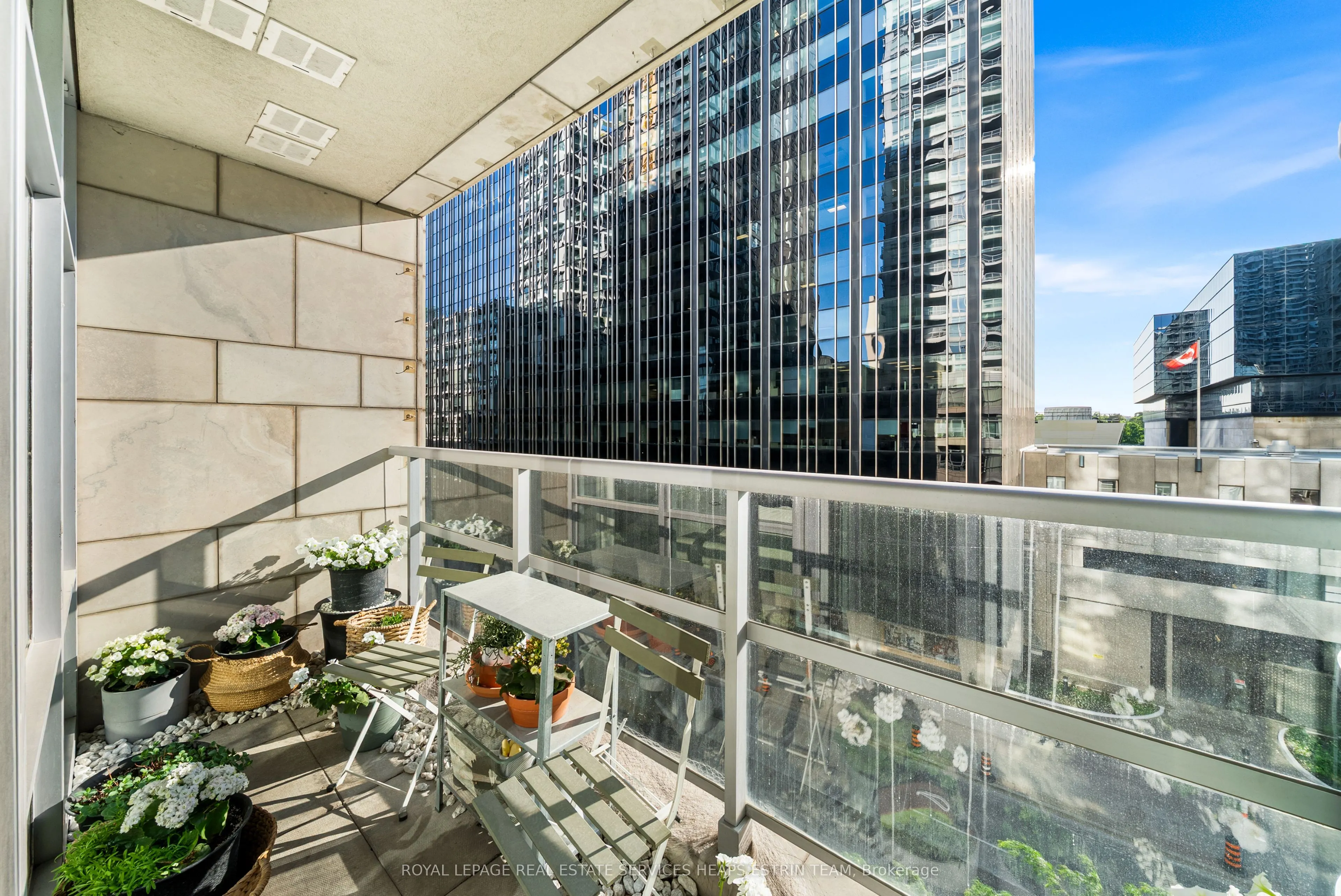 2181 Yonge Street, #409