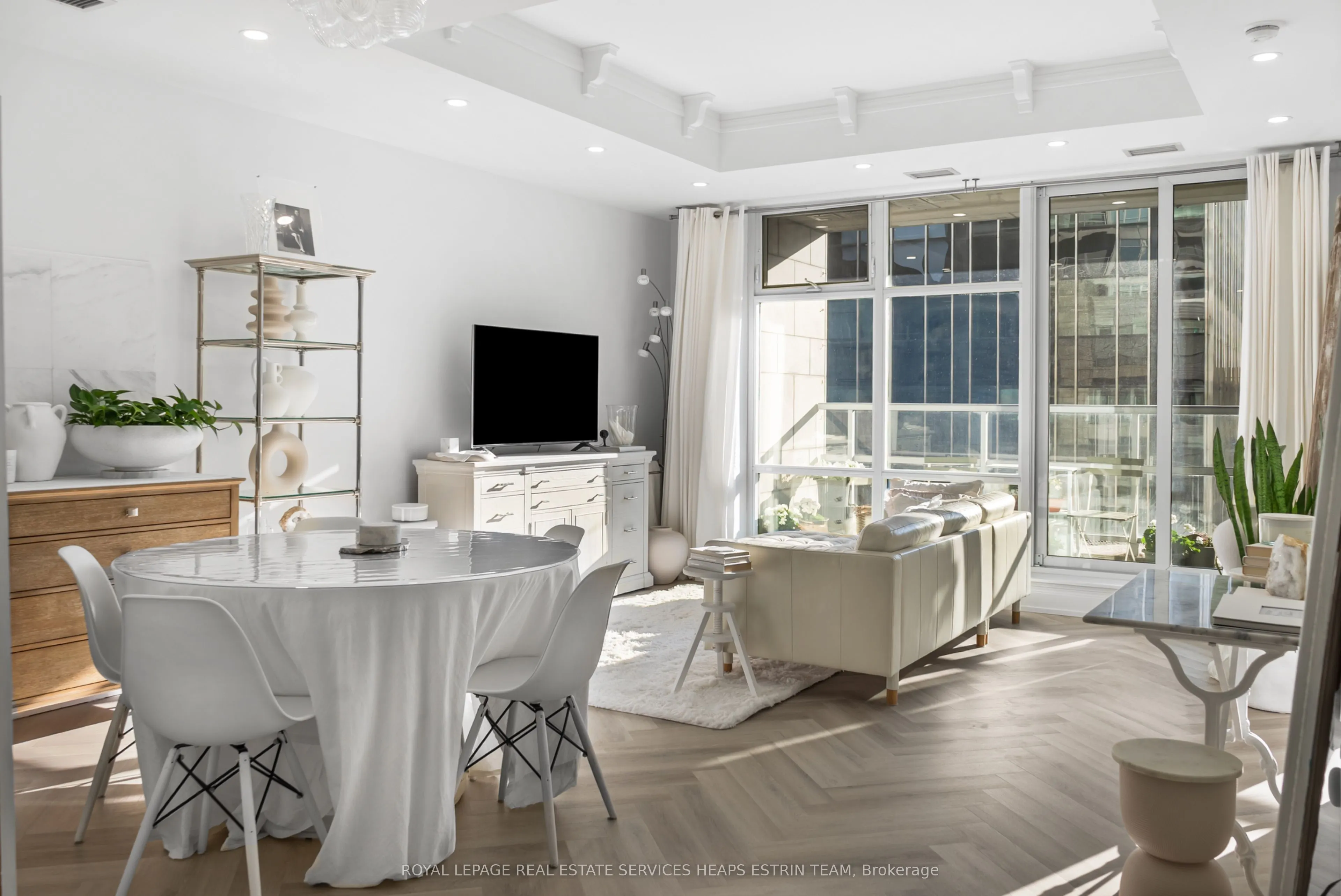 2181 Yonge Street, #409