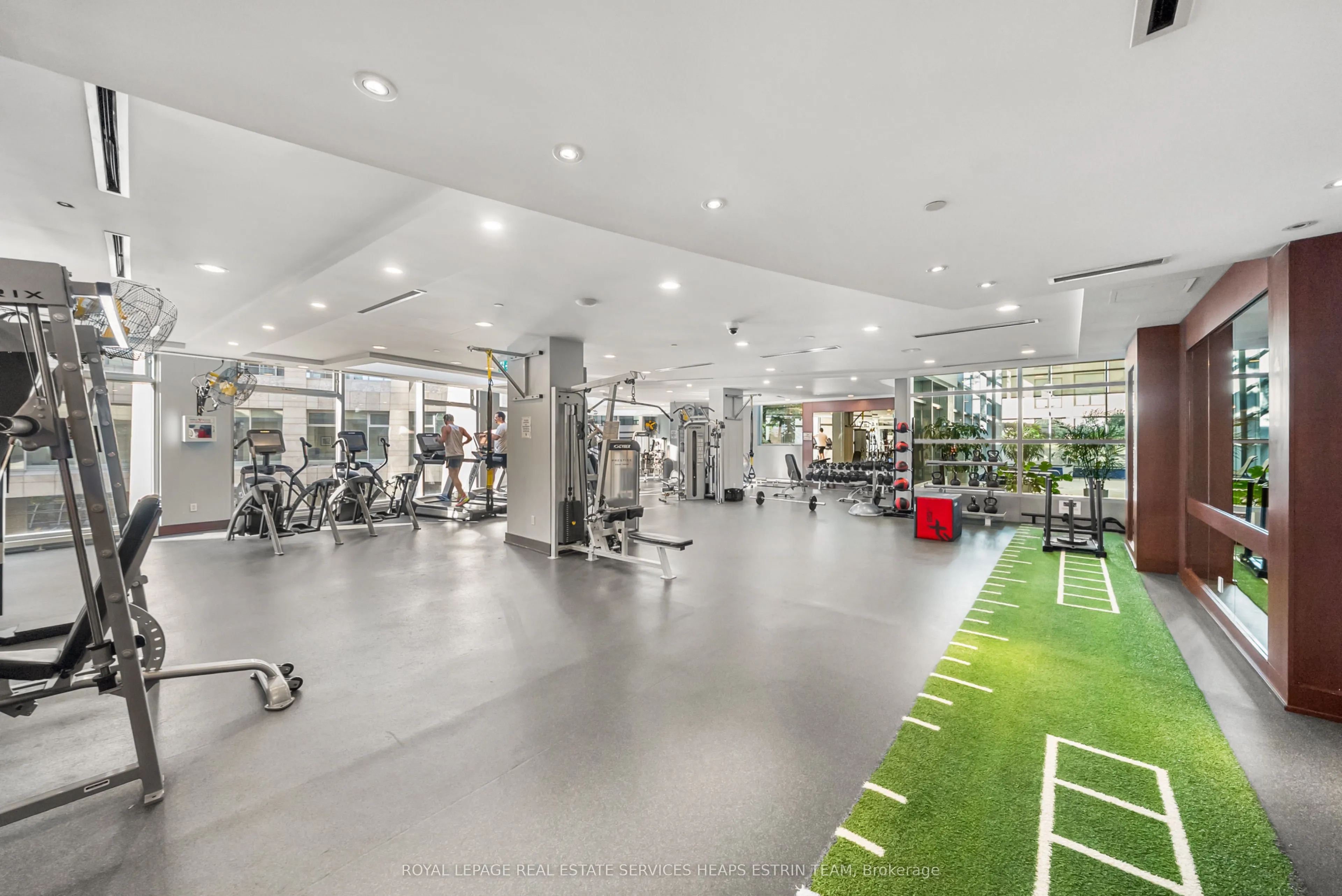 2181 Yonge Street, #409
