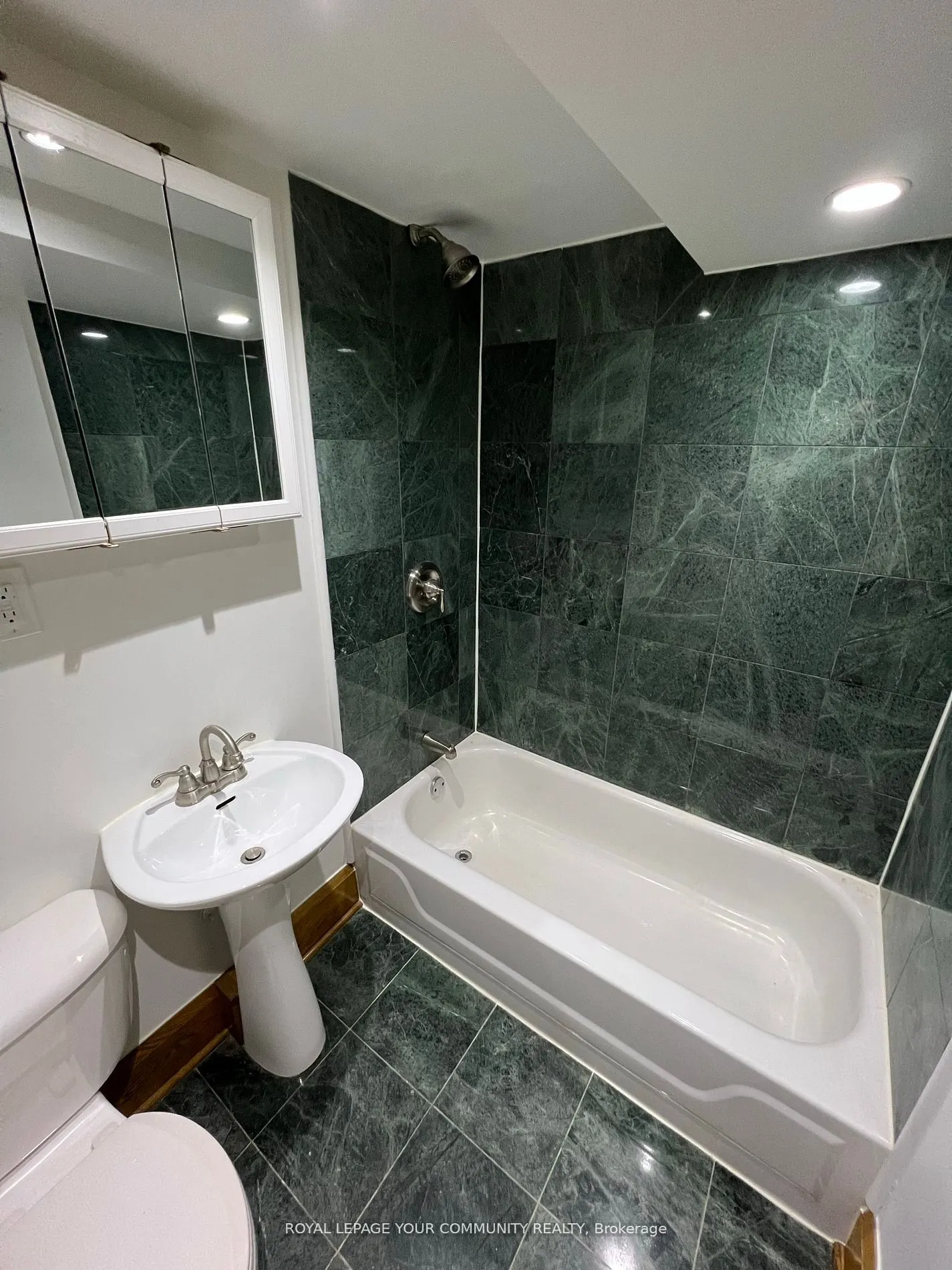181 St Clair Avenue E, #Rear