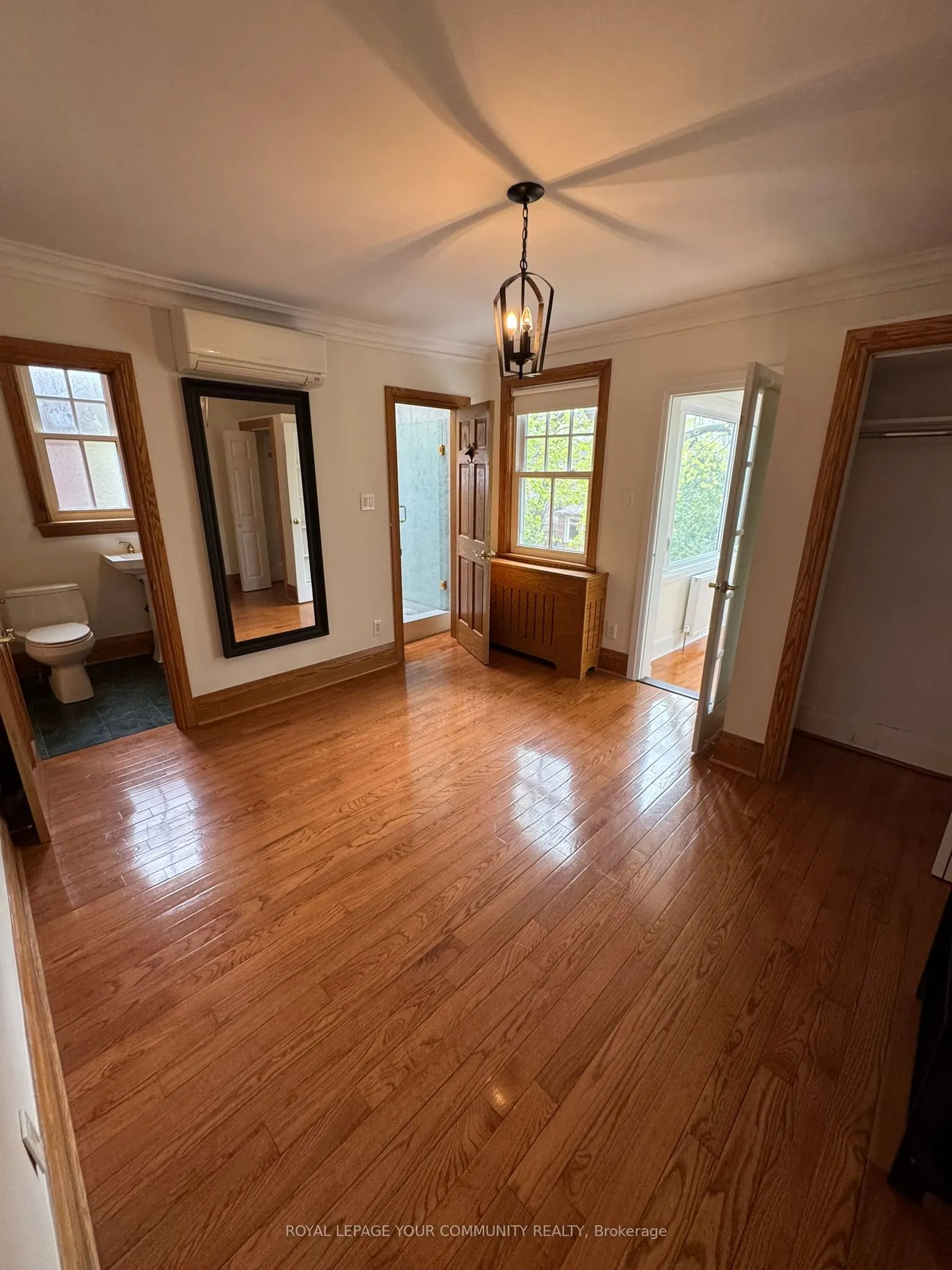 181 St Clair Avenue E, #Upper