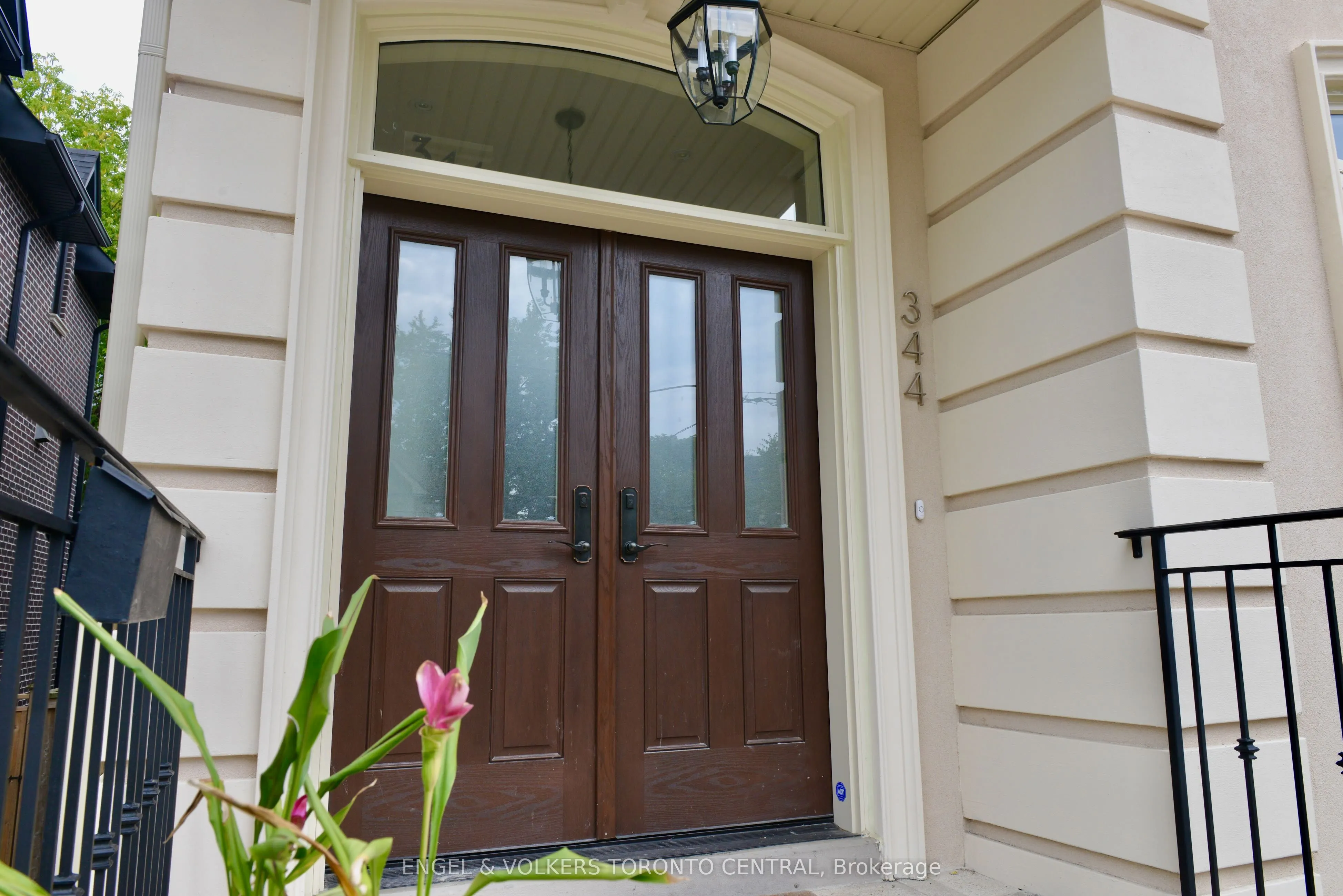 344 Glengarry Avenue