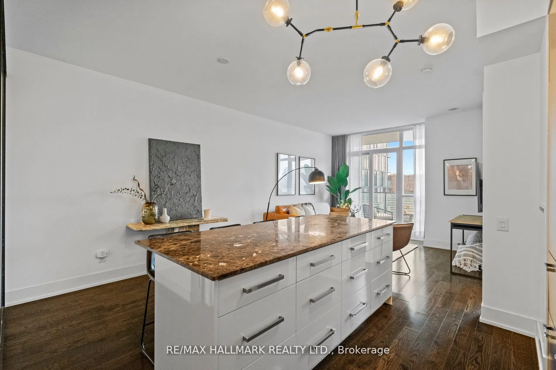 170 Avenue Road, #508
