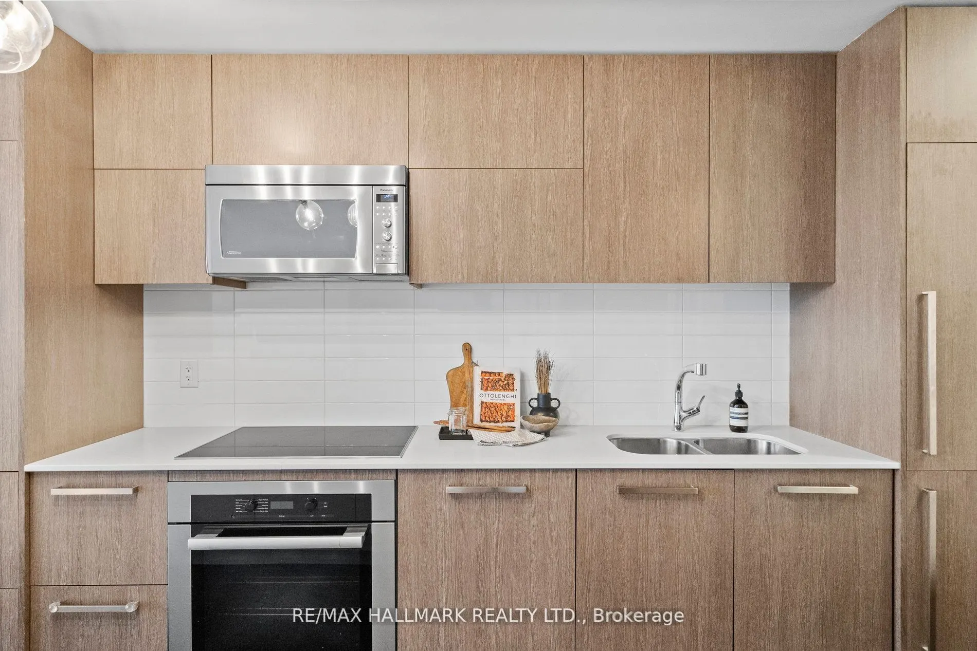 170 Avenue Road, #508