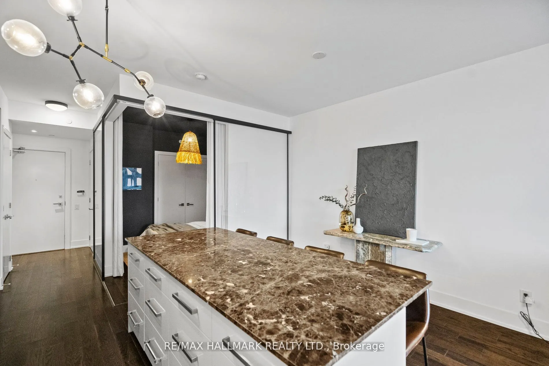 170 Avenue Road, #508