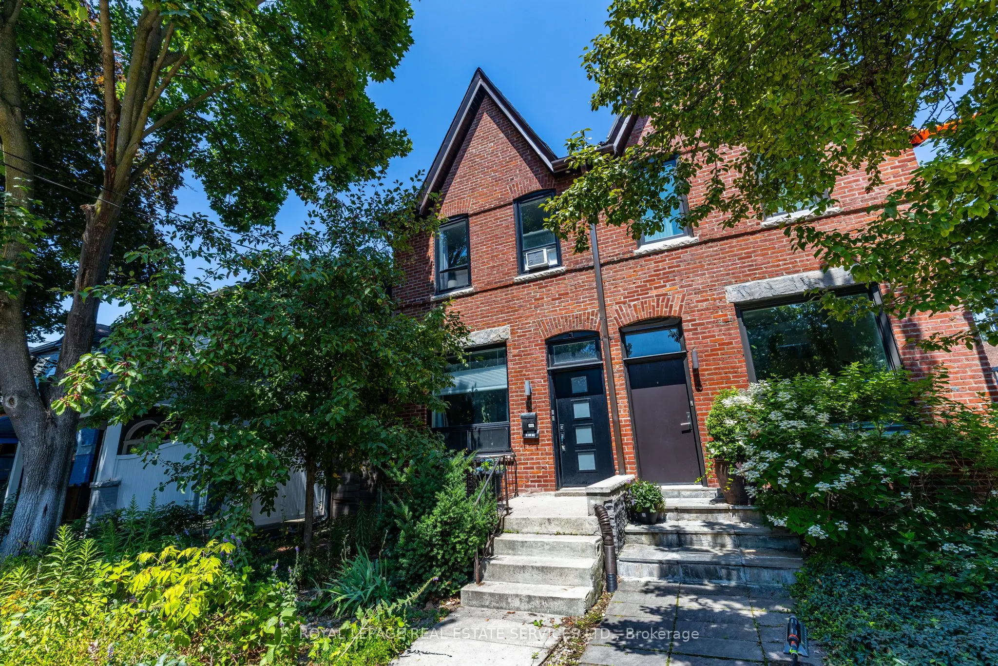 10 Follis Avenue
