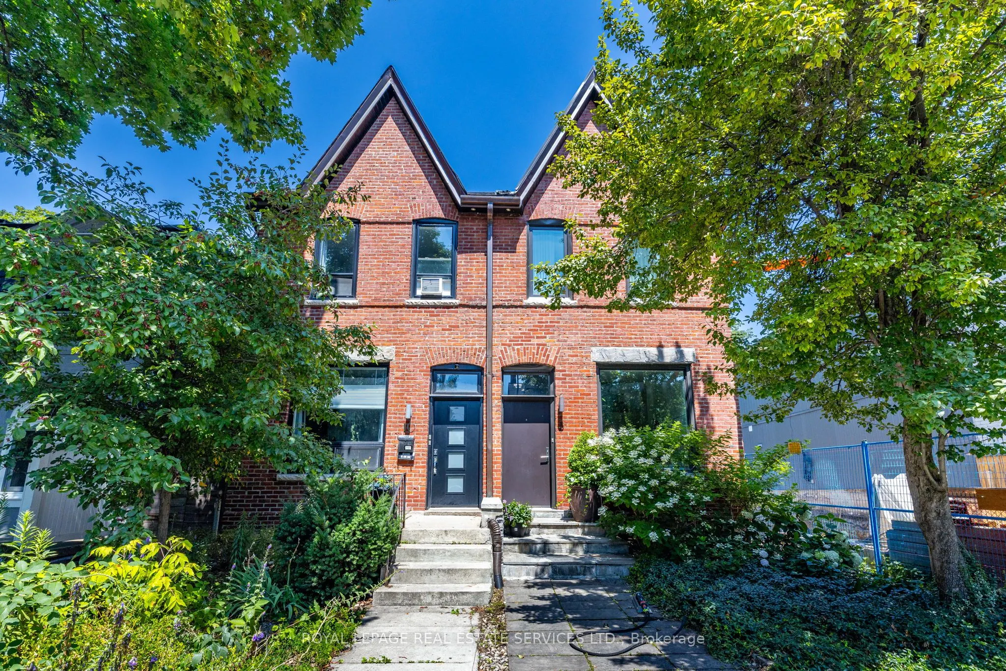 10 Follis Avenue