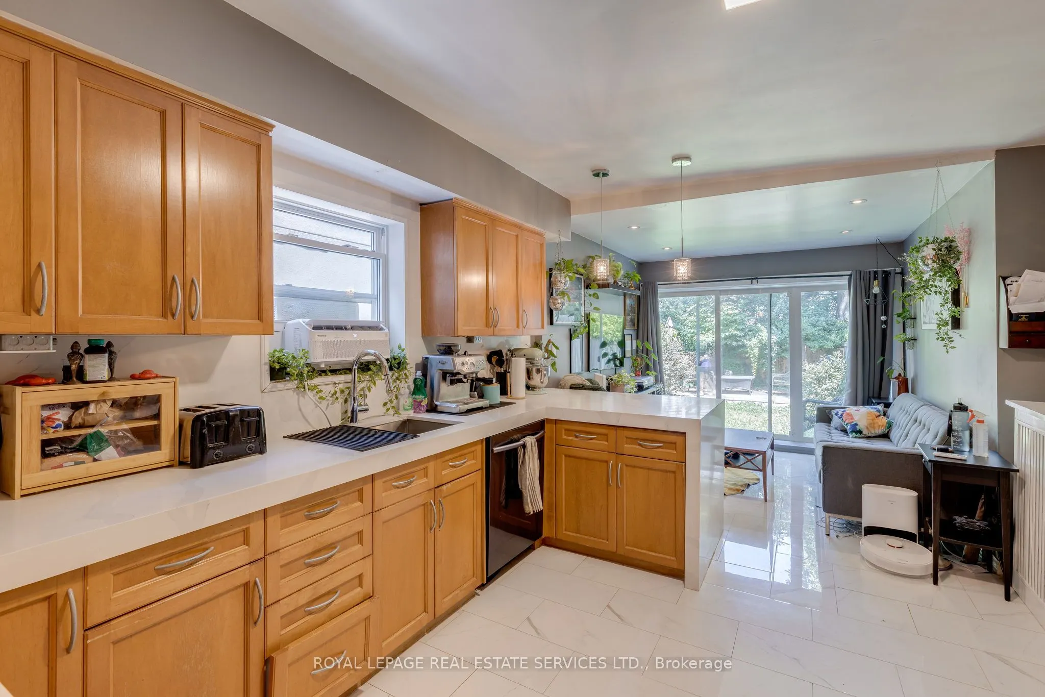 10 Follis Avenue