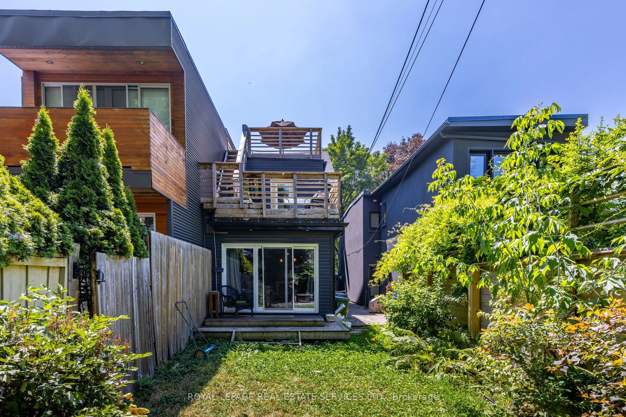 10 Follis Avenue