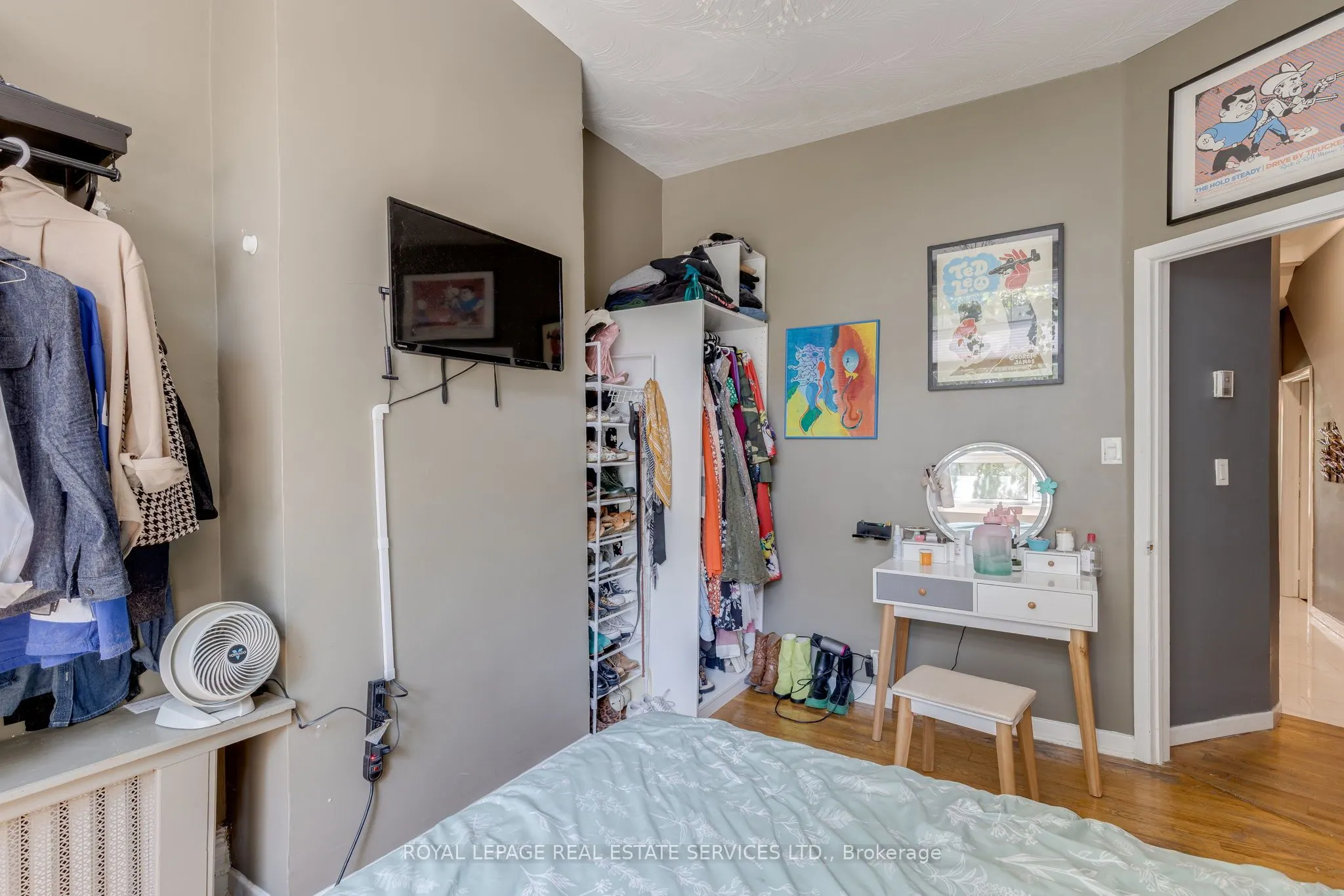 10 Follis Avenue