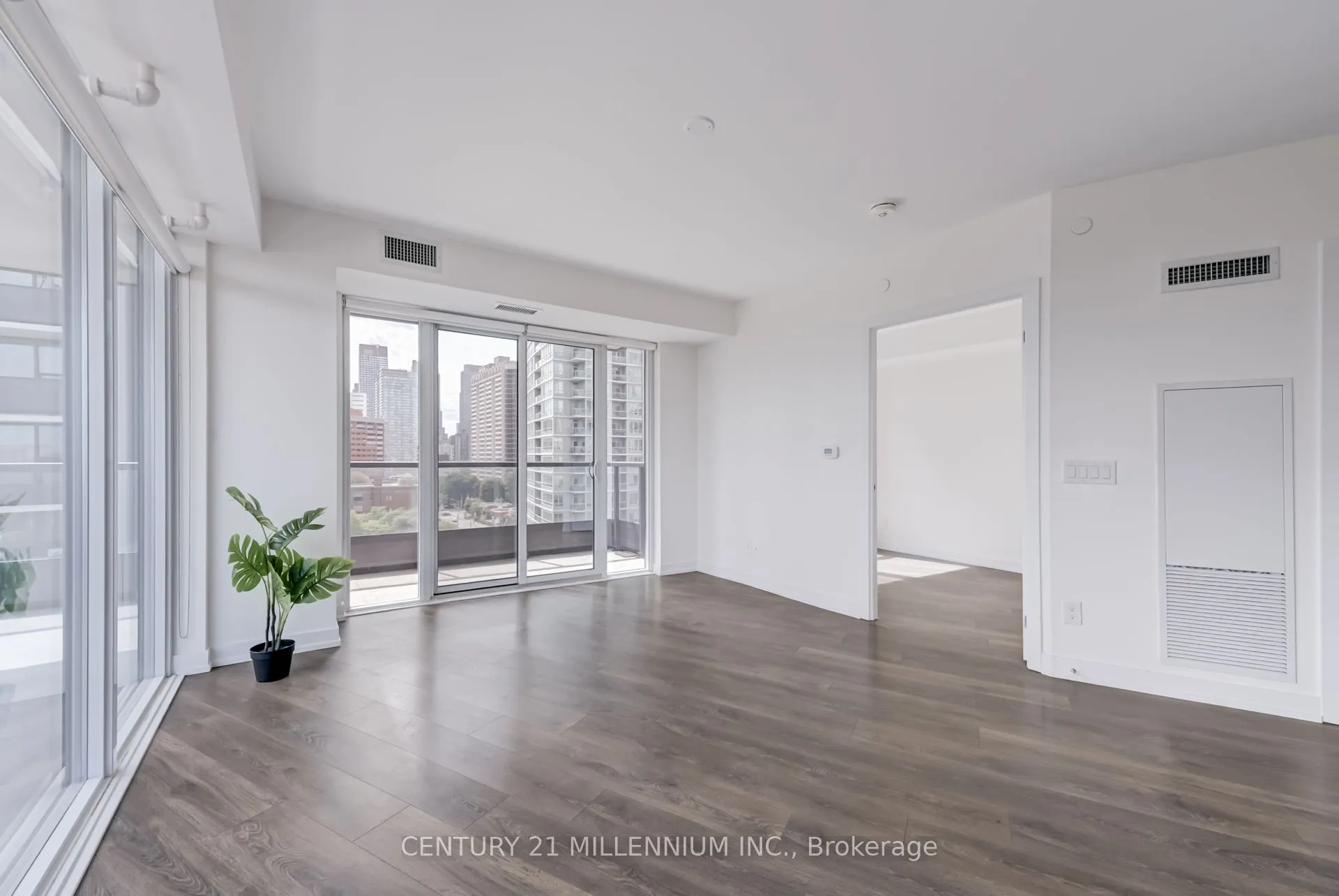 159 Wellesley Street E, #708