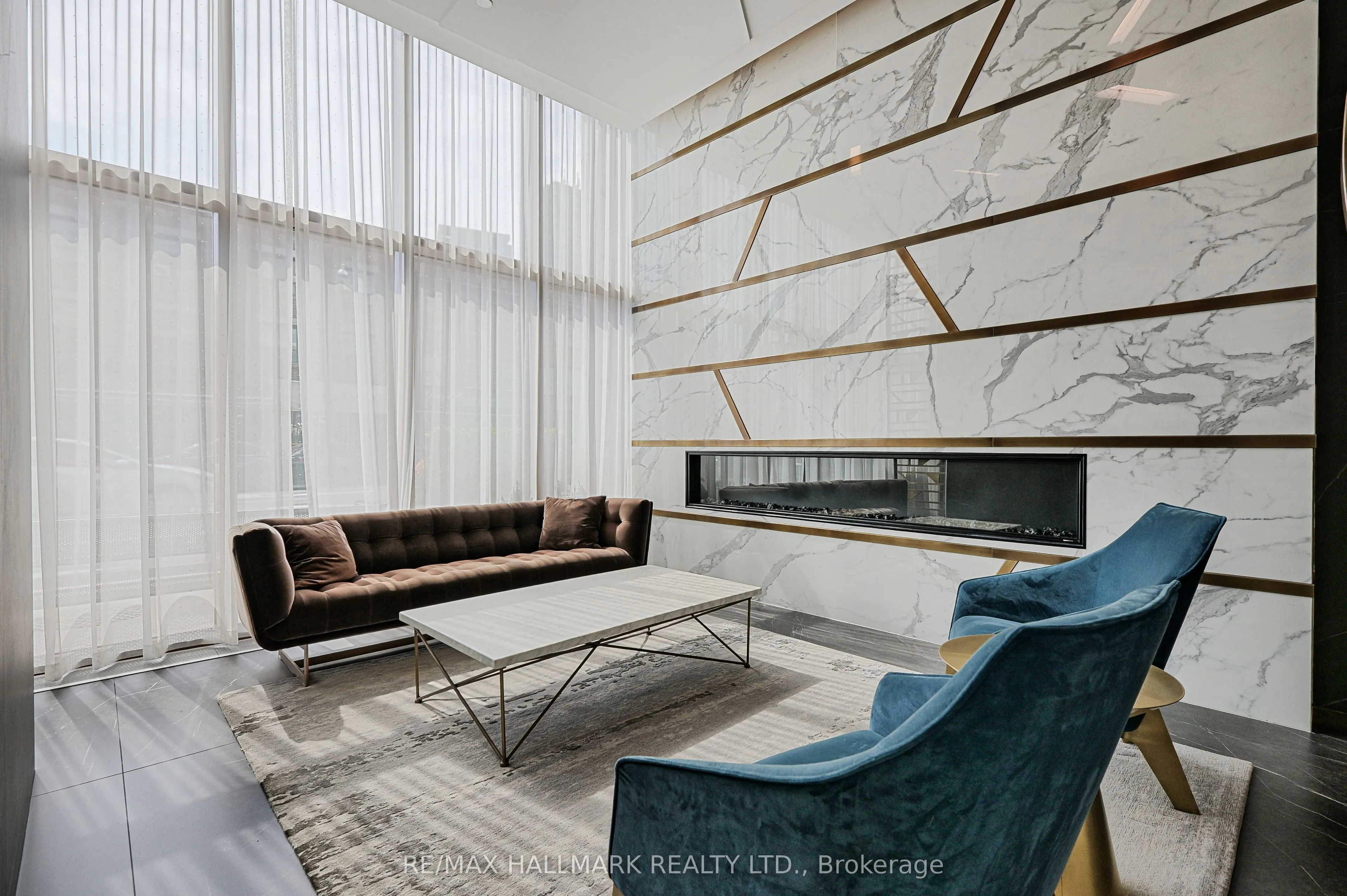 151 Avenue Road, #601
