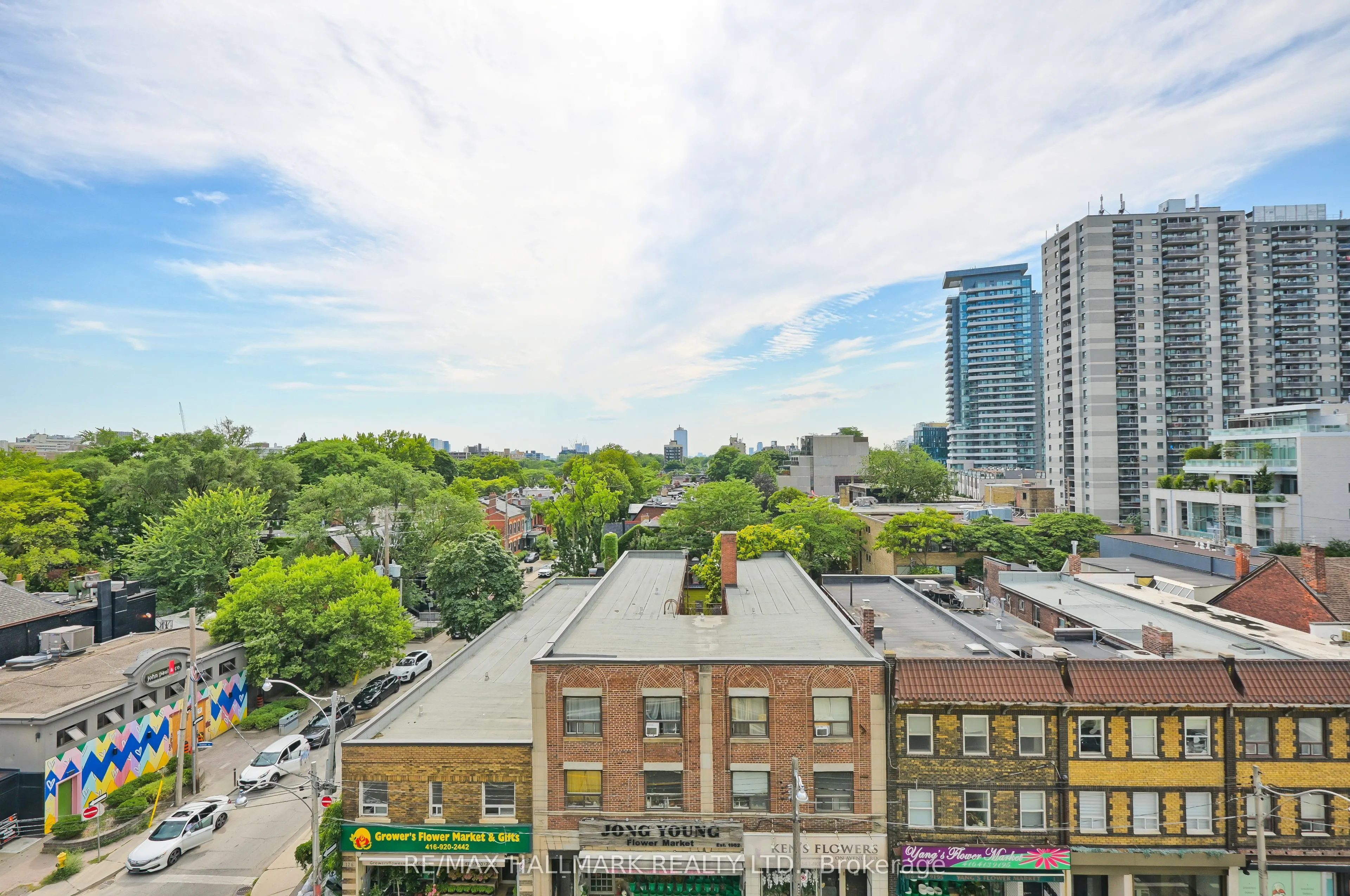 151 Avenue Road, #601