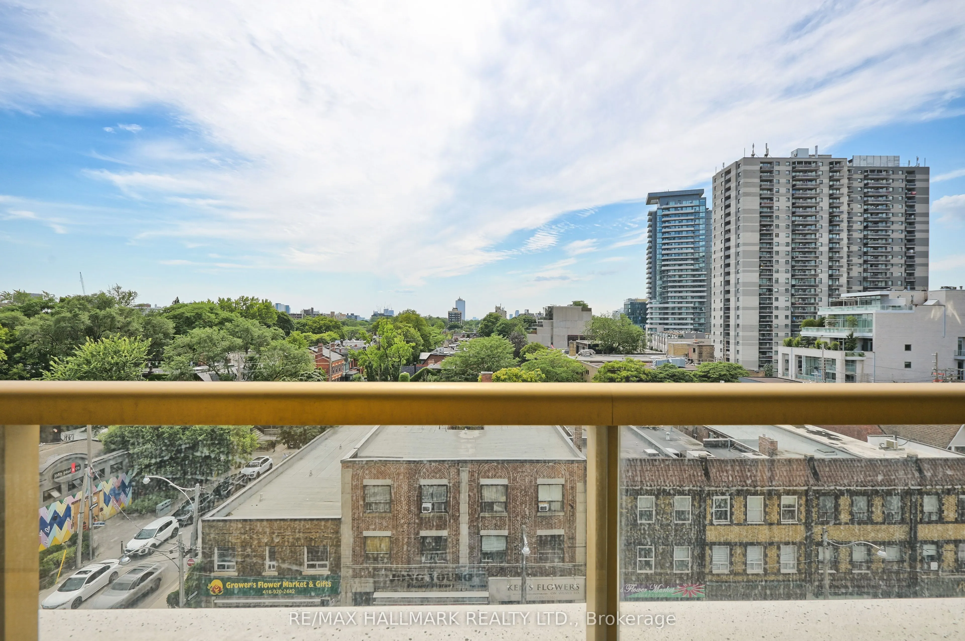 151 Avenue Road, #601
