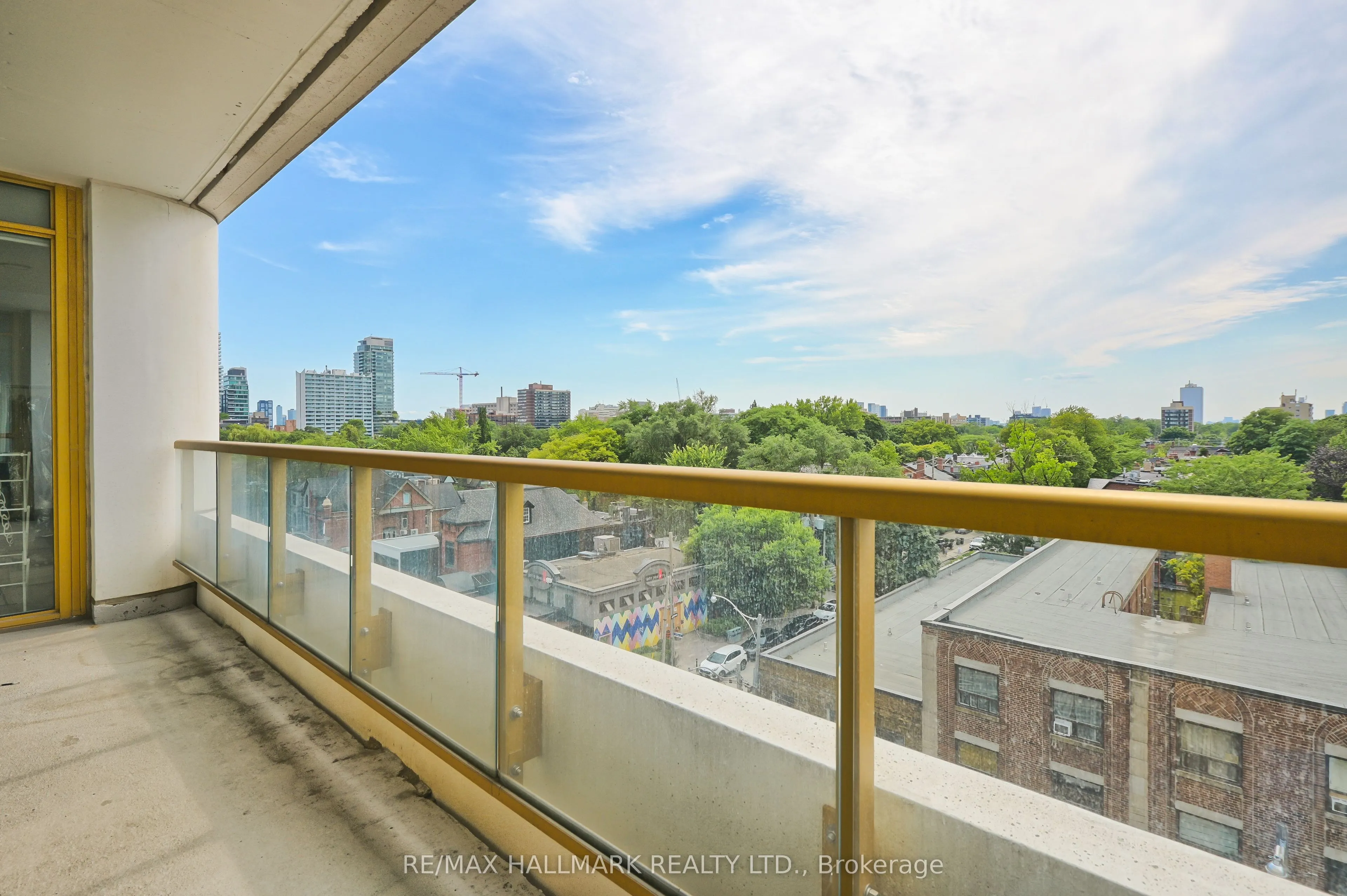 151 Avenue Road, #601