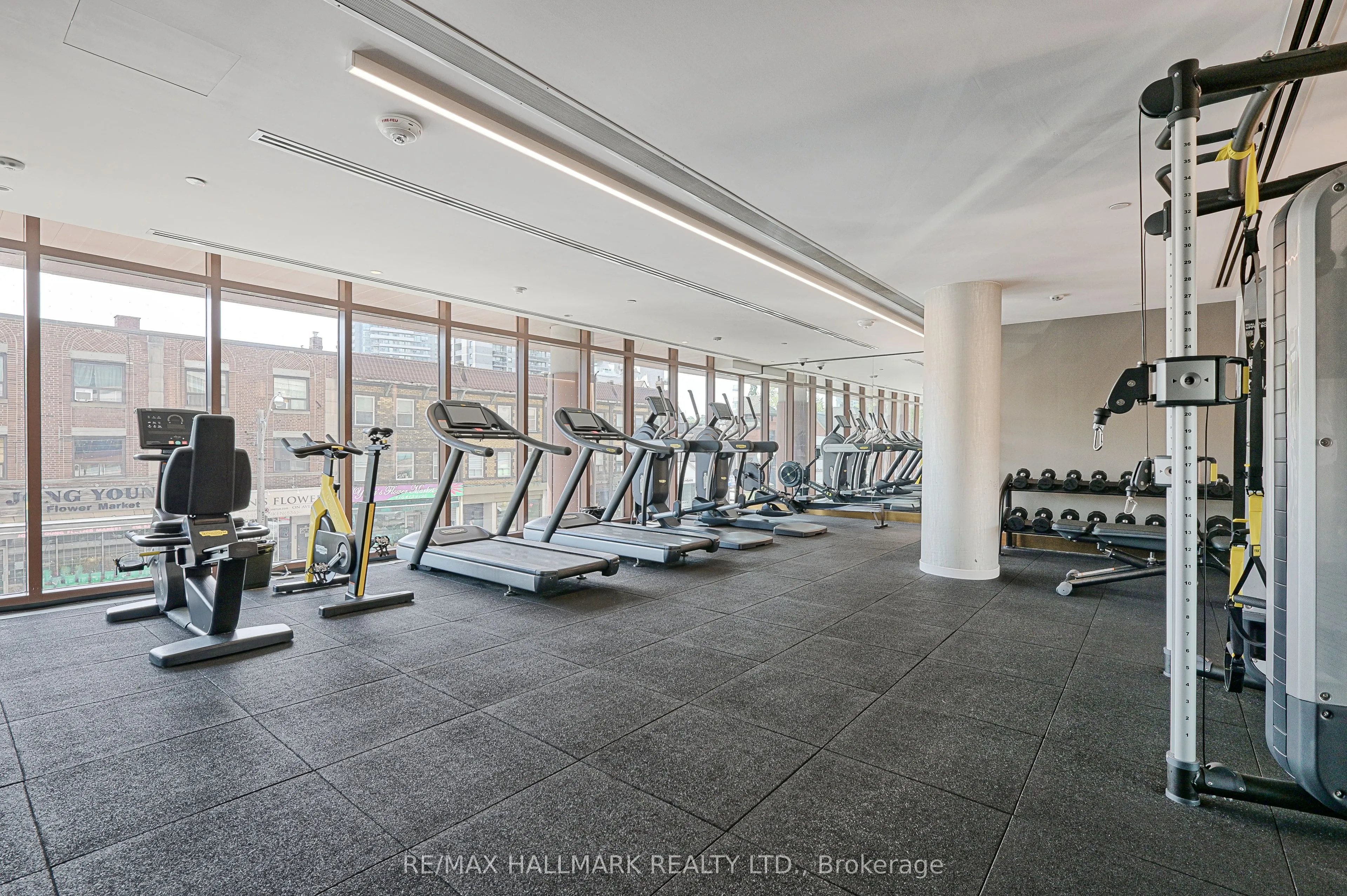 151 Avenue Road, #601