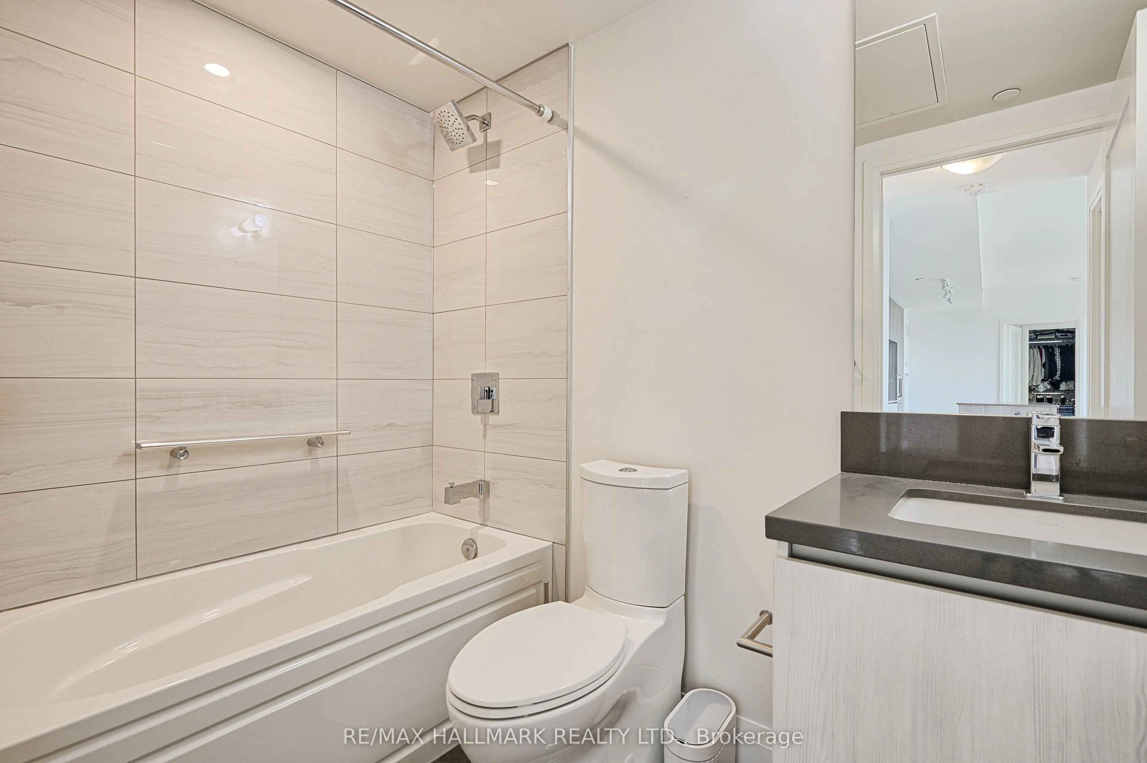 151 Avenue Road, #601