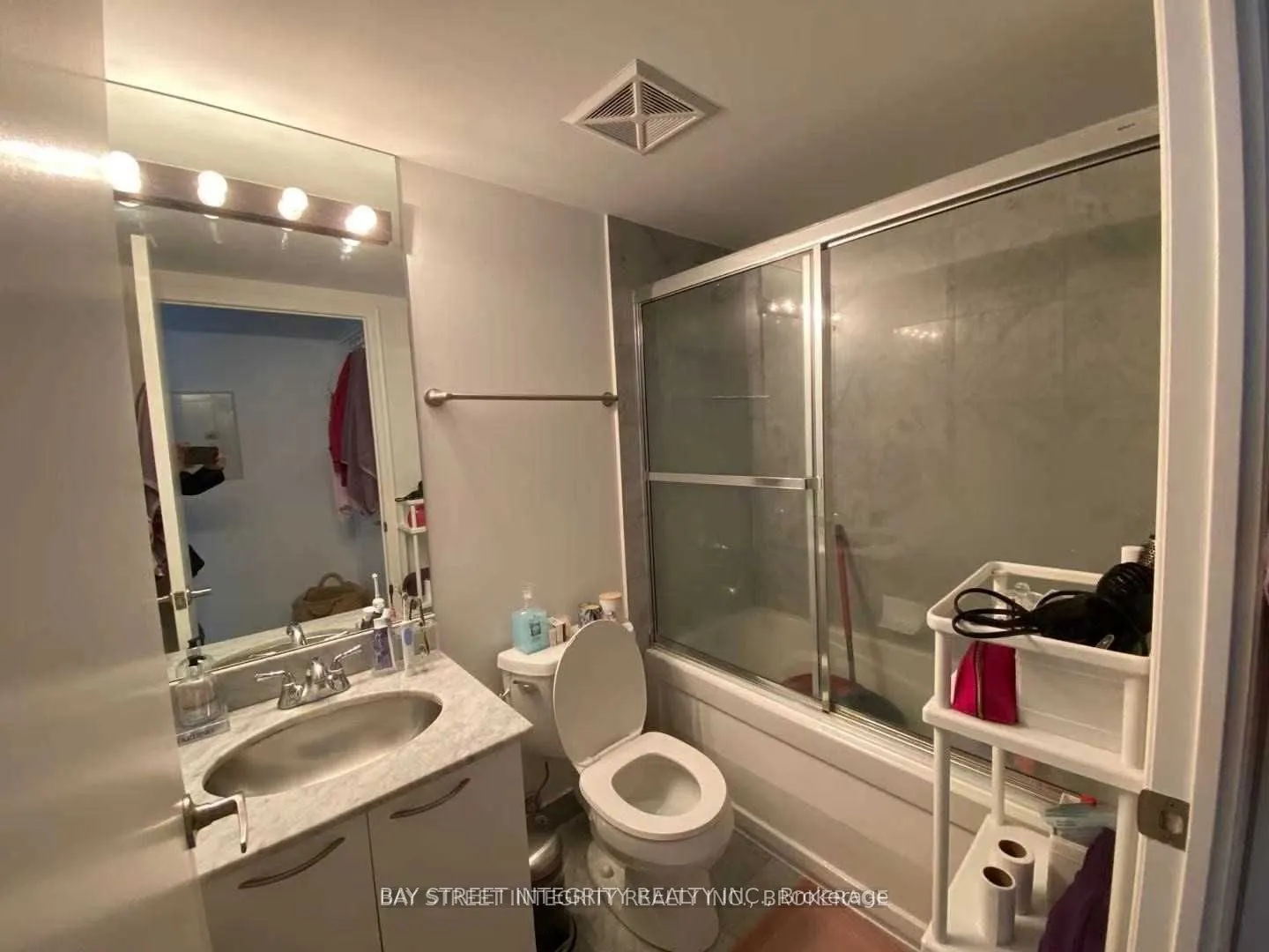 22 Wellesley Street E, #1902