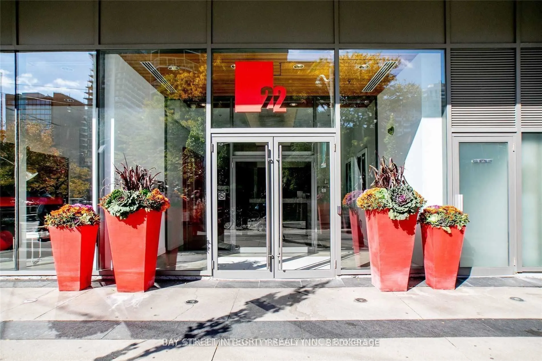 22 Wellesley Street E, #1902