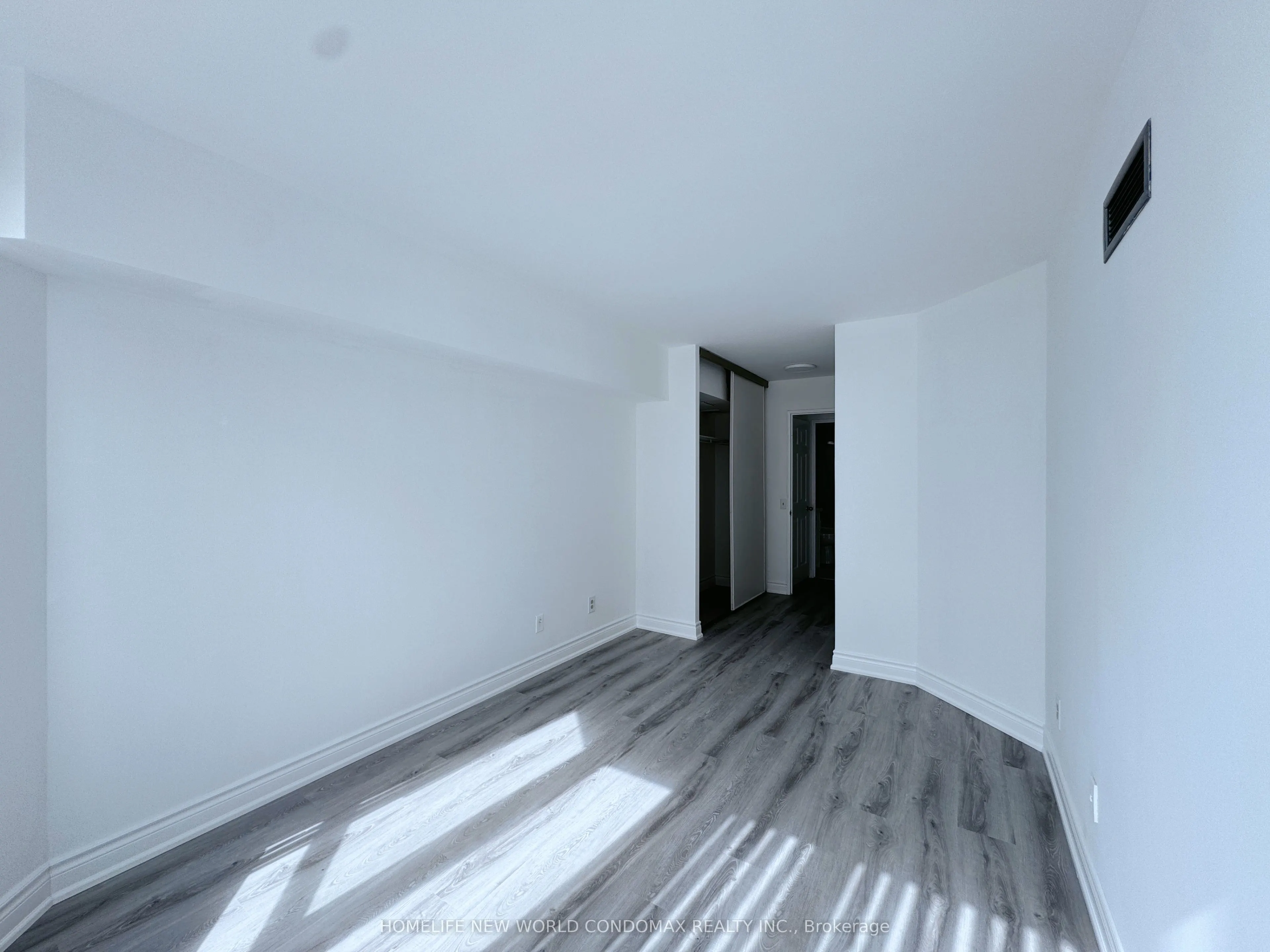 7 Bishop Avenue, #1015
