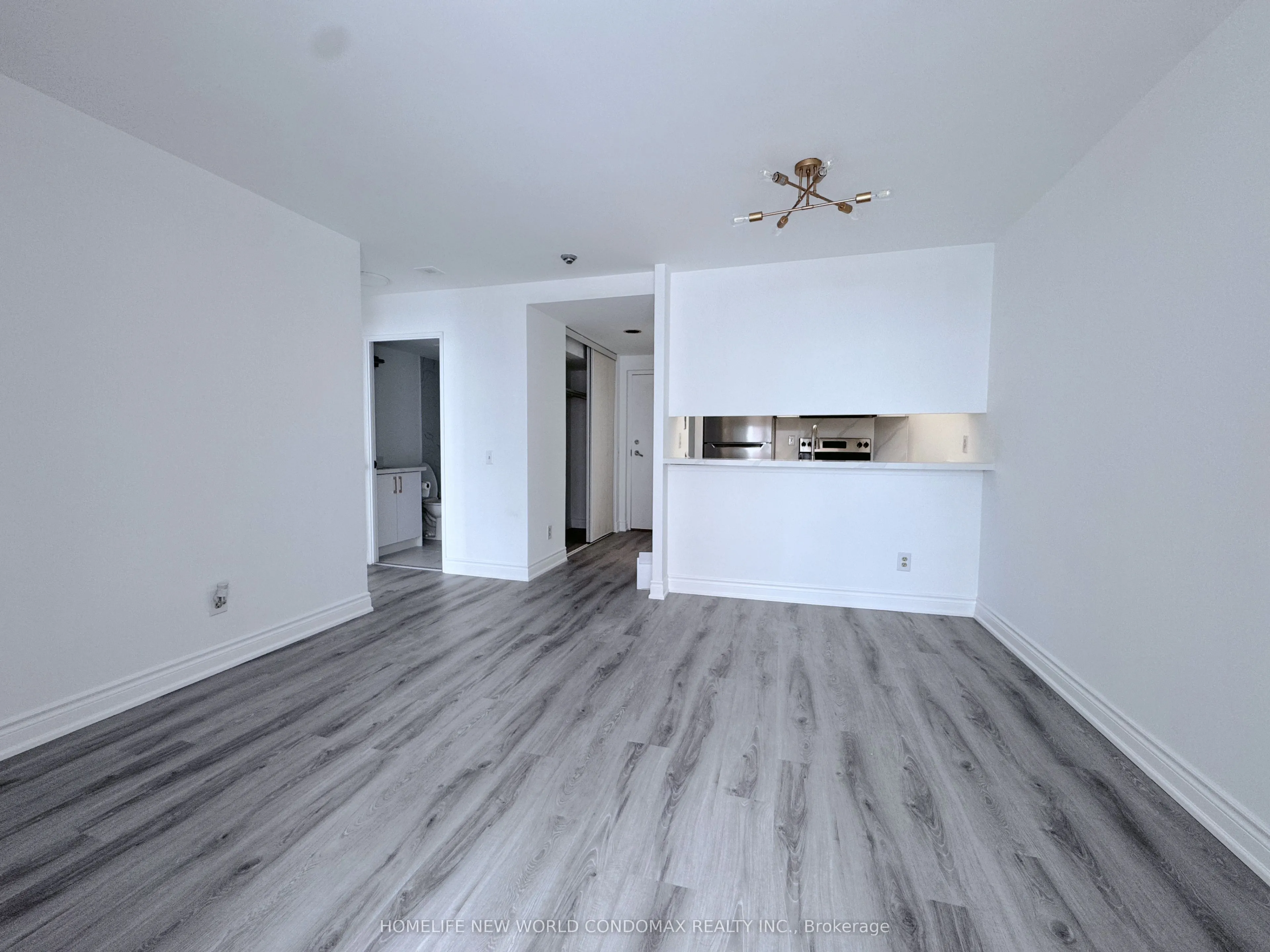 7 Bishop Avenue, #1015