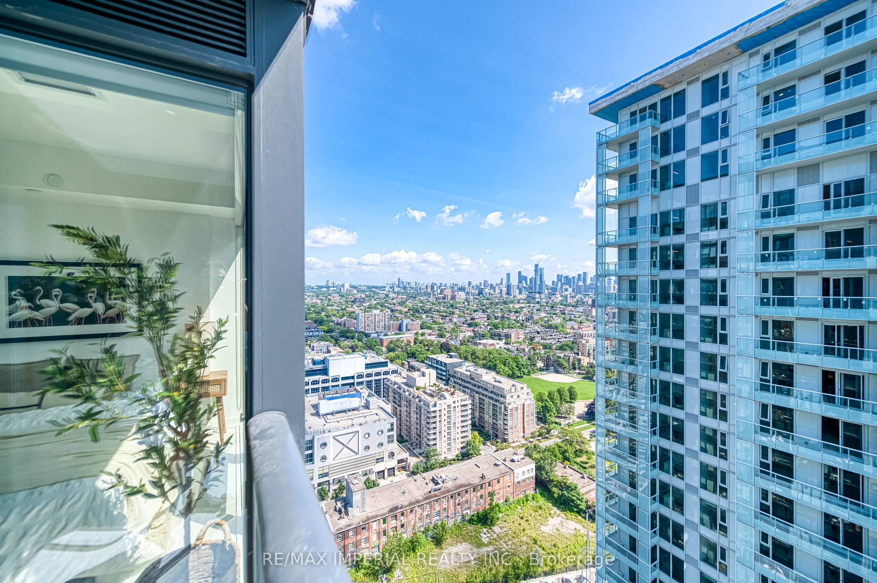 19 WESTERN BATTERY Road, #3202