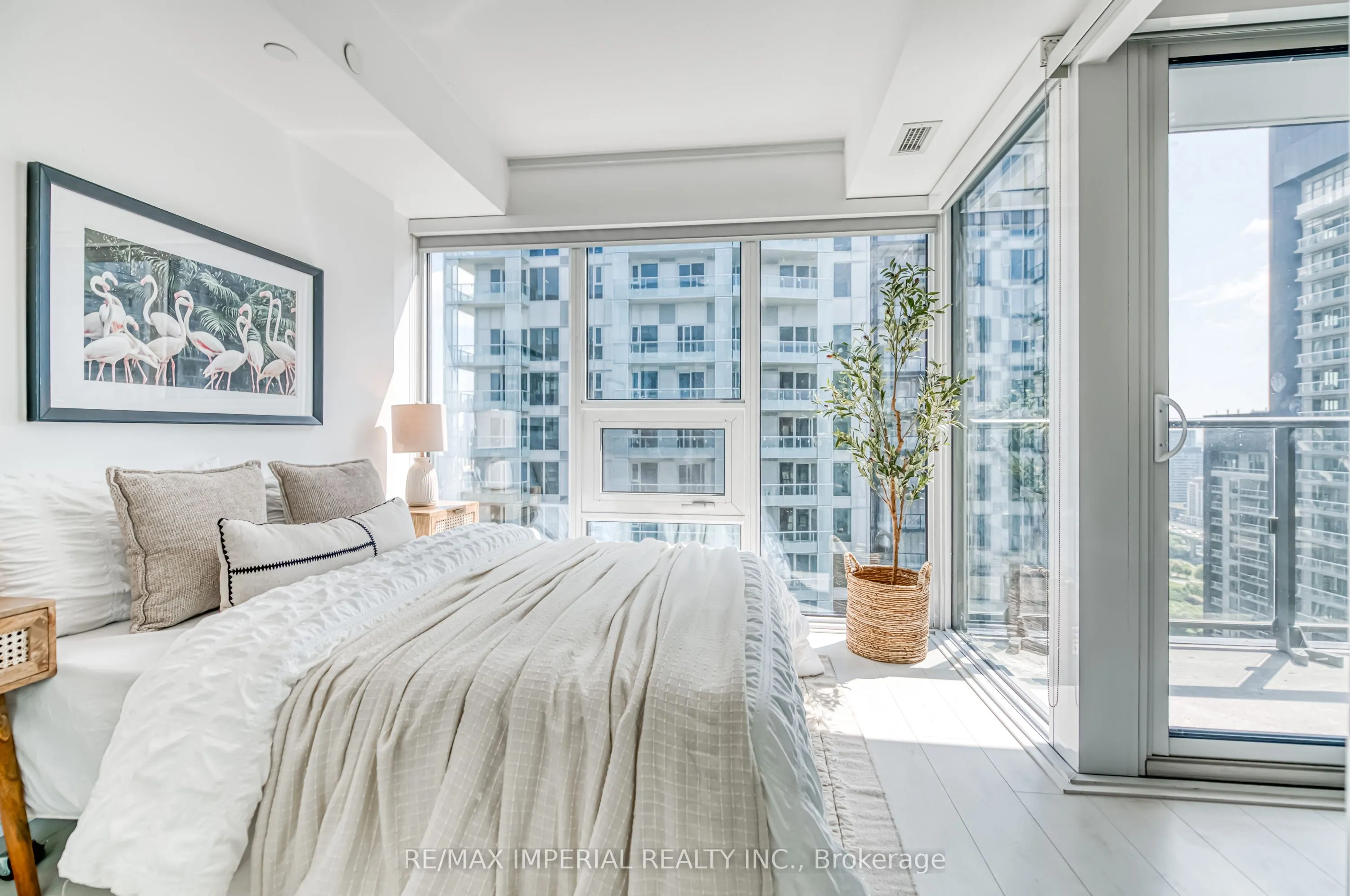 19 WESTERN BATTERY Road, #3202